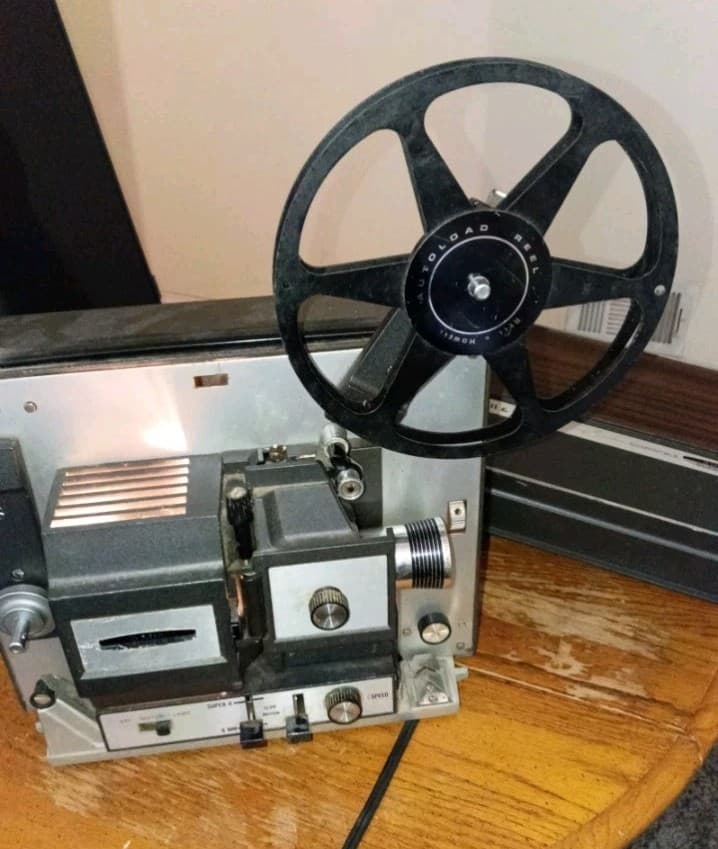 Bell & Howell Autoload 93 8mm/Super 8 Desktop Projector 1200lm Portable - Thumbnail 4