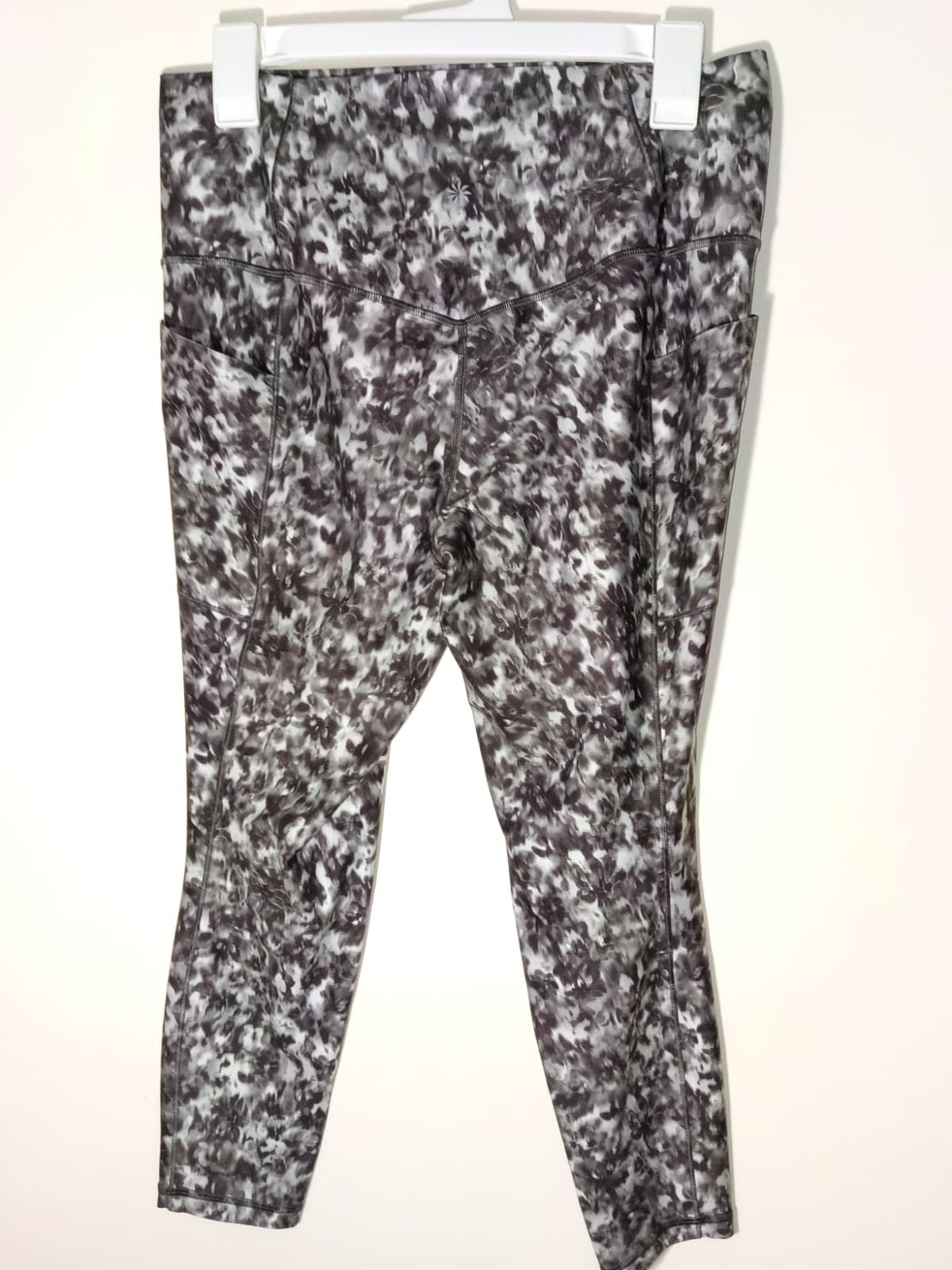 Athleta Salutation Stash 7/8 High Rise Floral Ankle Leggings Pockets Size 6 - Thumbnail 2