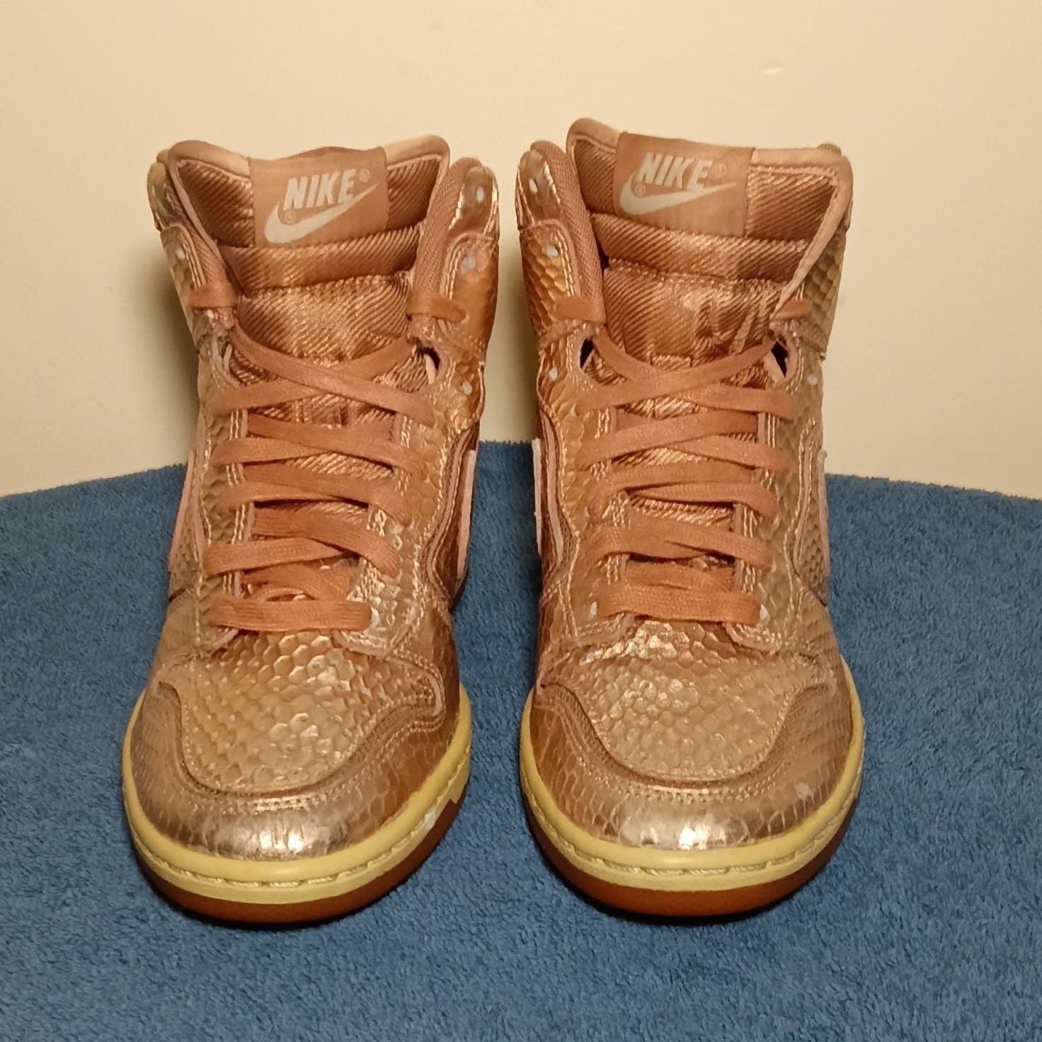 Nike Dunk Sky Hi Unisex Kids Sneaker Rose Gold Metallic US 5.5Y EU 36 - Thumbnail 2