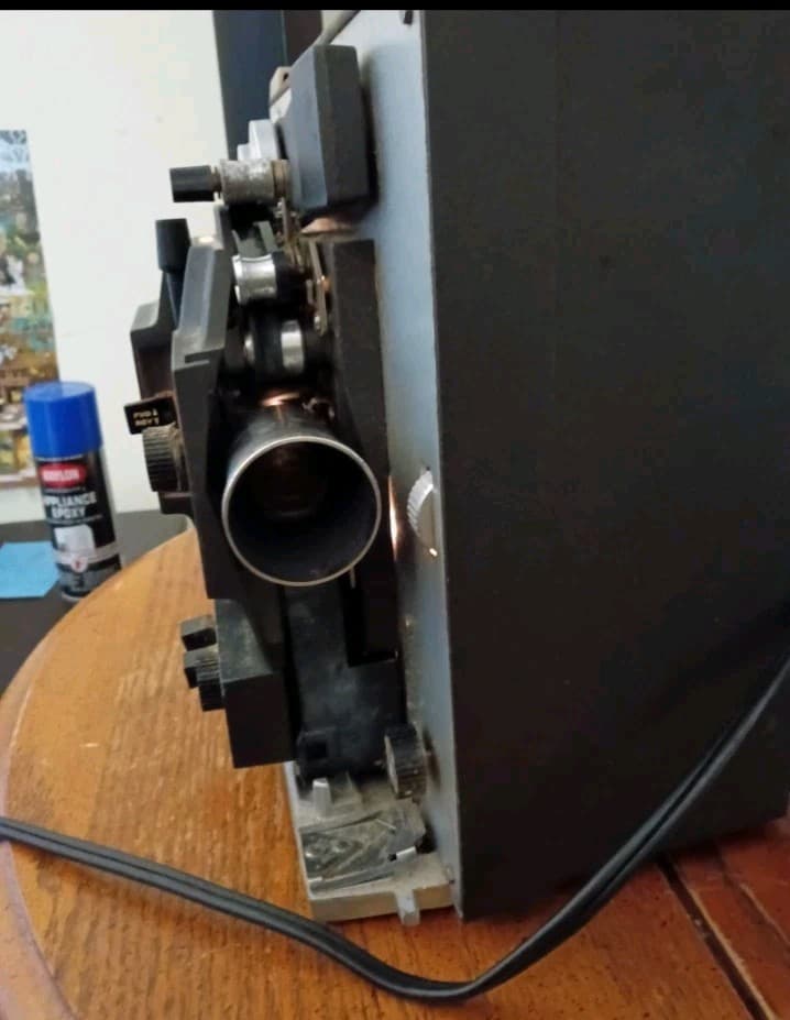 Bell & Howell Autoload 93 8mm/Super 8 Desktop Projector 1200lm Portable - Thumbnail 6