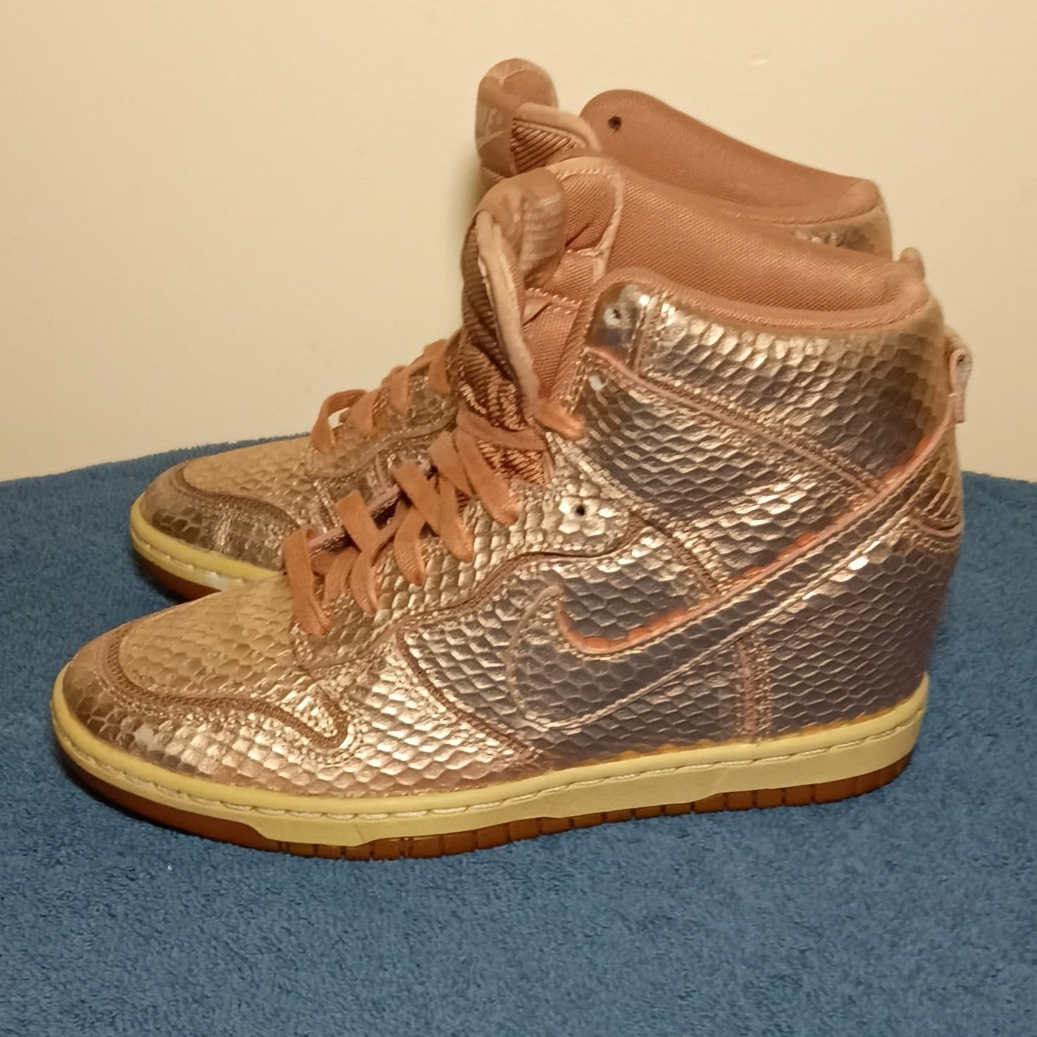 Nike Dunk Sky Hi Unisex Kids Sneaker Rose Gold Metallic US 5.5Y EU 36 - Thumbnail 3