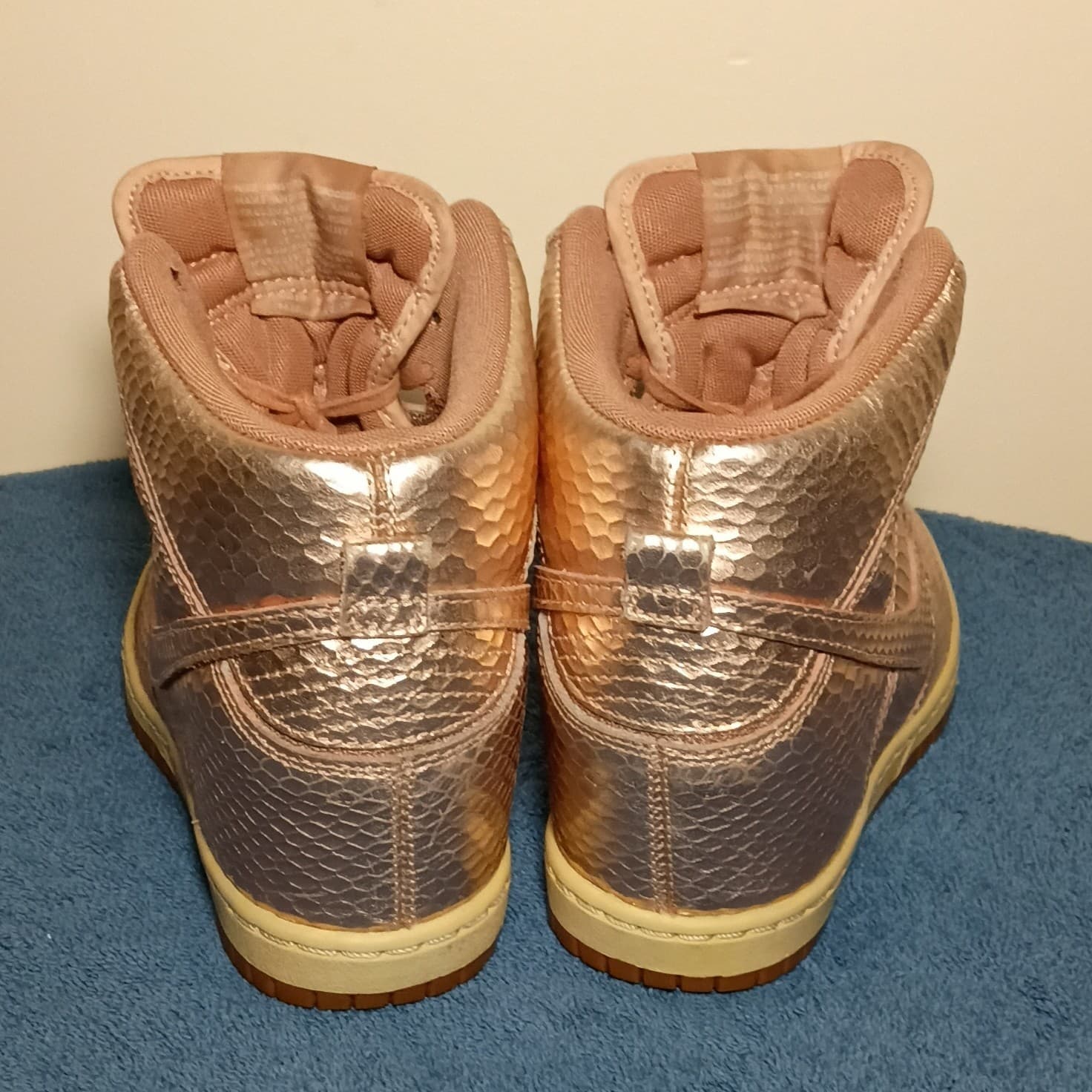 Nike Dunk Sky Hi Unisex Kids Sneaker Rose Gold Metallic US 5.5Y EU 36 - Thumbnail 4