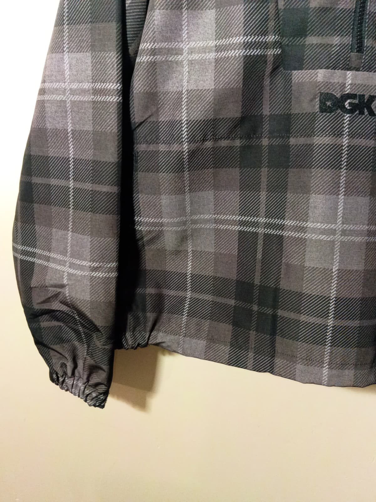 DGK 1/4 Zip Hooded Anorak Jacket Men's Size S Gray/Black Plaid Polyester - Thumbnail 4