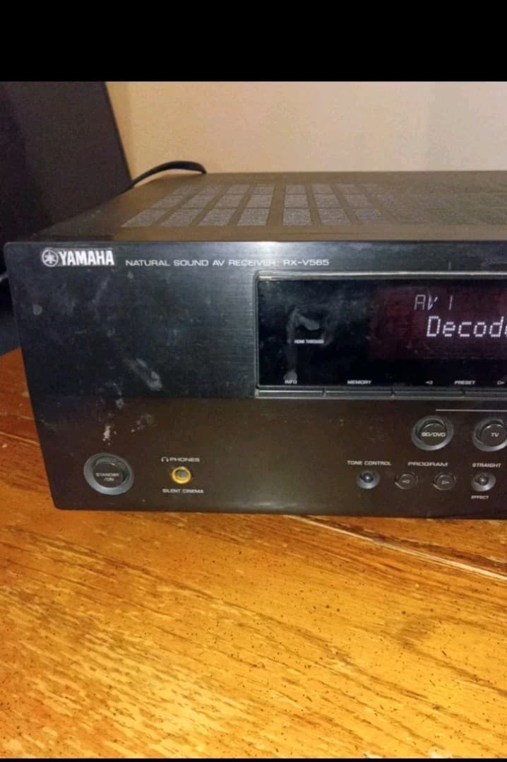 Yamaha RX-V565 7.1ch A/V Receiver DTS Dolby Digital HDMI AM/FM Tuner Black - Thumbnail 2