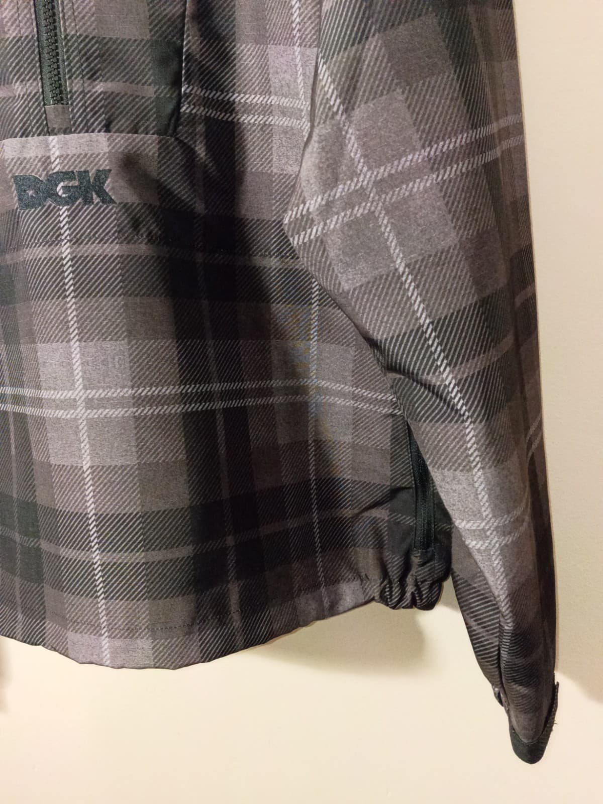 DGK 1/4 Zip Hooded Anorak Jacket Men's Size S Gray/Black Plaid Polyester - Thumbnail 3
