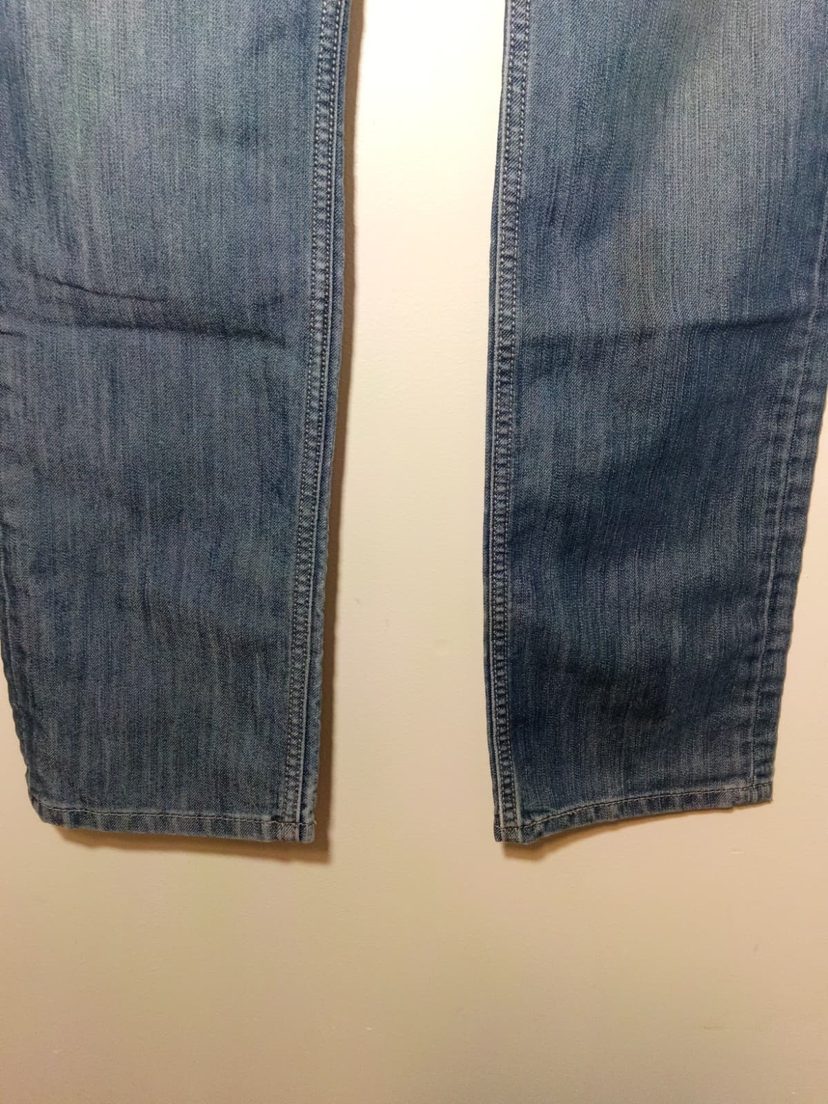 Levi's Men's Straight Fit Blue Light Wash Denim Jeans Mid Rise 5-Pocket - Thumbnail 5
