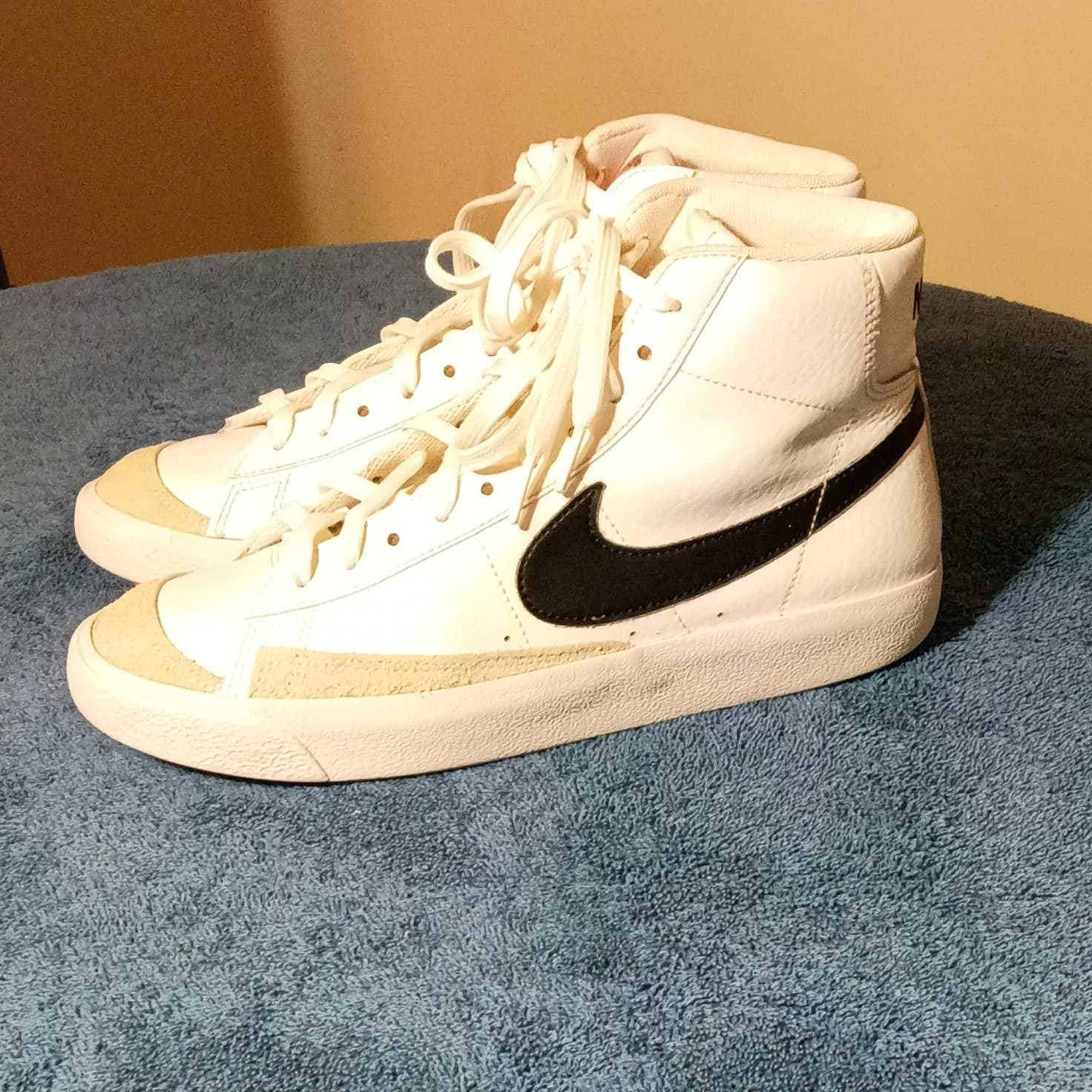 Nike Blazer Mid 77 Unisex Kids Sneaker White/Black US 7Y EU 40 DA4086-100 - Thumbnail 3