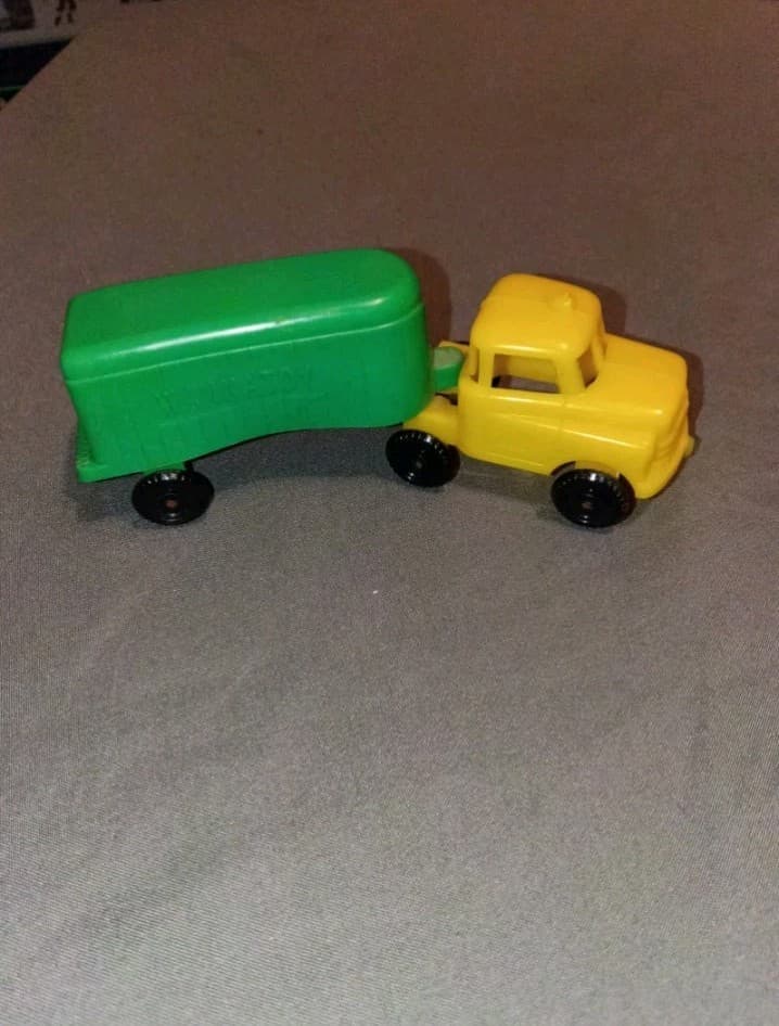 Nylint Vintage Plastic Toy Semi Truck & Trailer Yellow Cab Green Trailer