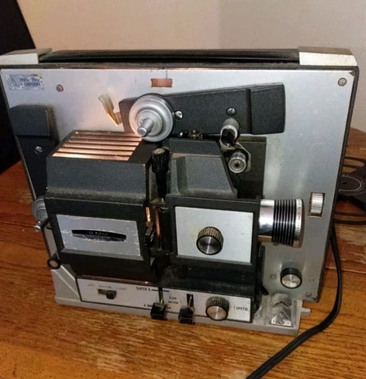 Bell & Howell Autoload 93 8mm/Super 8 Desktop Projector 1200lm Portable - Thumbnail 5