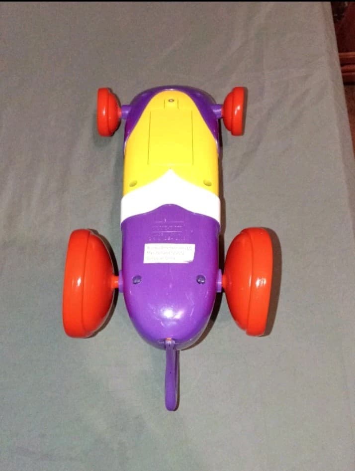 Big Idea Entertainment VeggieTales Toy Vehicle Car Purple/Yellow/White 2012 - Thumbnail 5