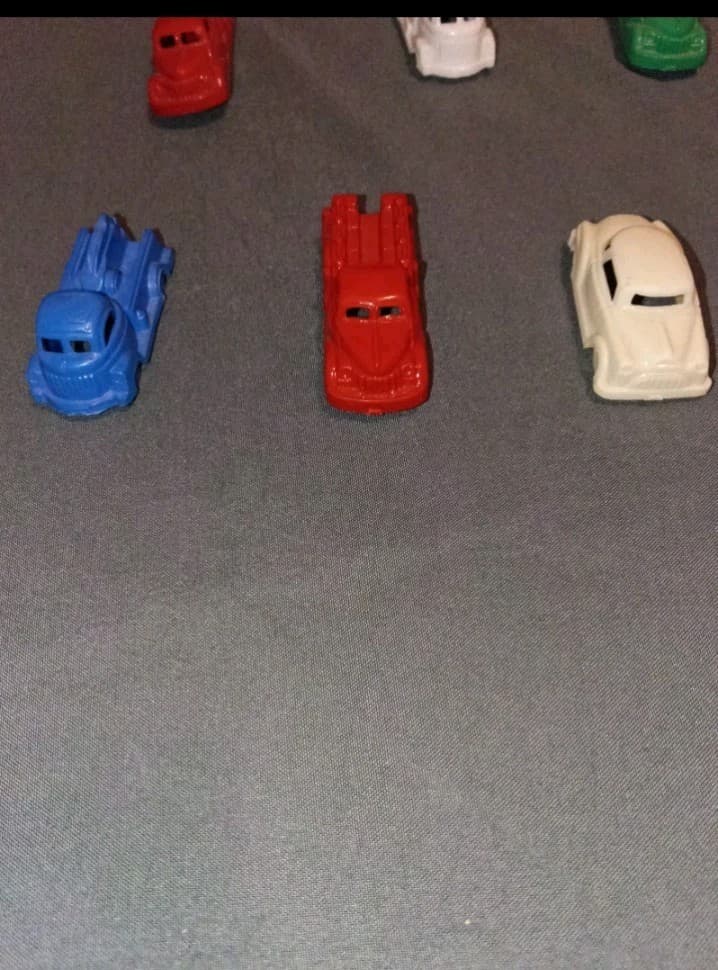 Lot of 16 Plastic Toy Cars Set, Multicolor Mixed Colors (Red Blue Green Yellow) - Thumbnail 2