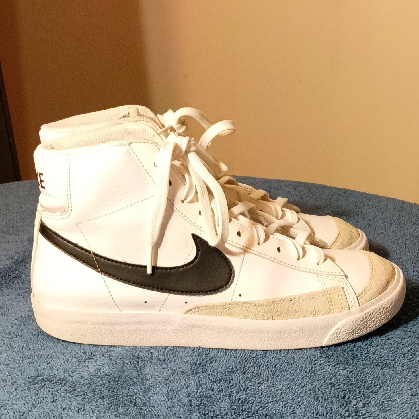 Nike Blazer Mid 77 Unisex Kids Sneaker White/Black US 7Y EU 40 DA4086-100 - Thumbnail 5
