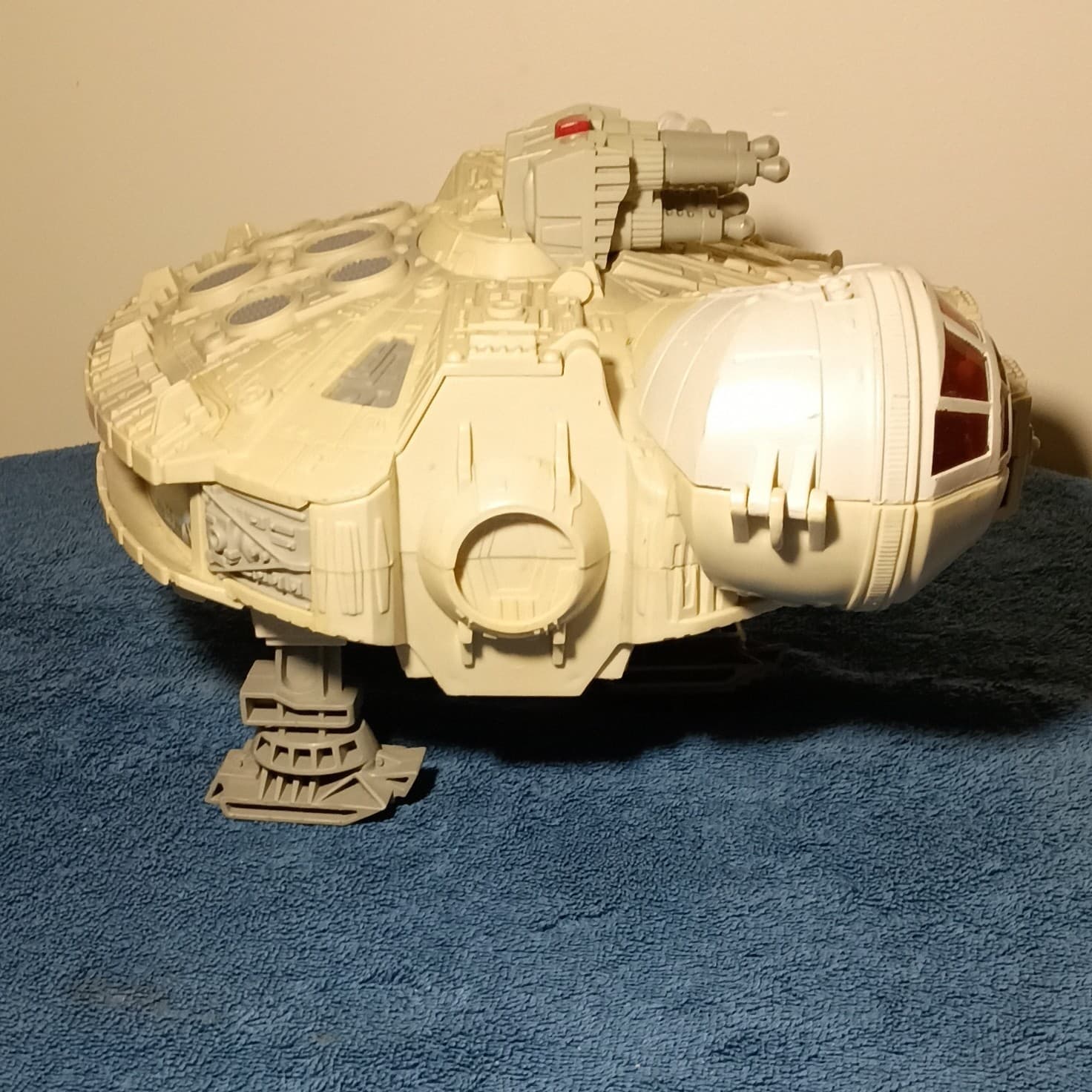 Hasbro Star Wars Millennium Falcon Toy Playset 2001 w/ R2-D2 - Thumbnail 4
