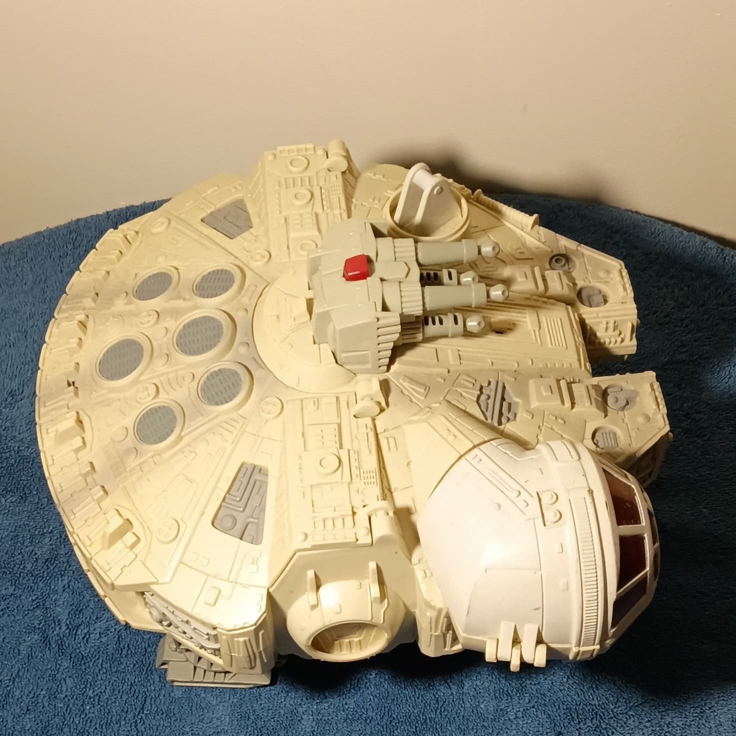 Hasbro Star Wars Millennium Falcon Toy Playset 2001 w/ R2-D2 - Thumbnail 5