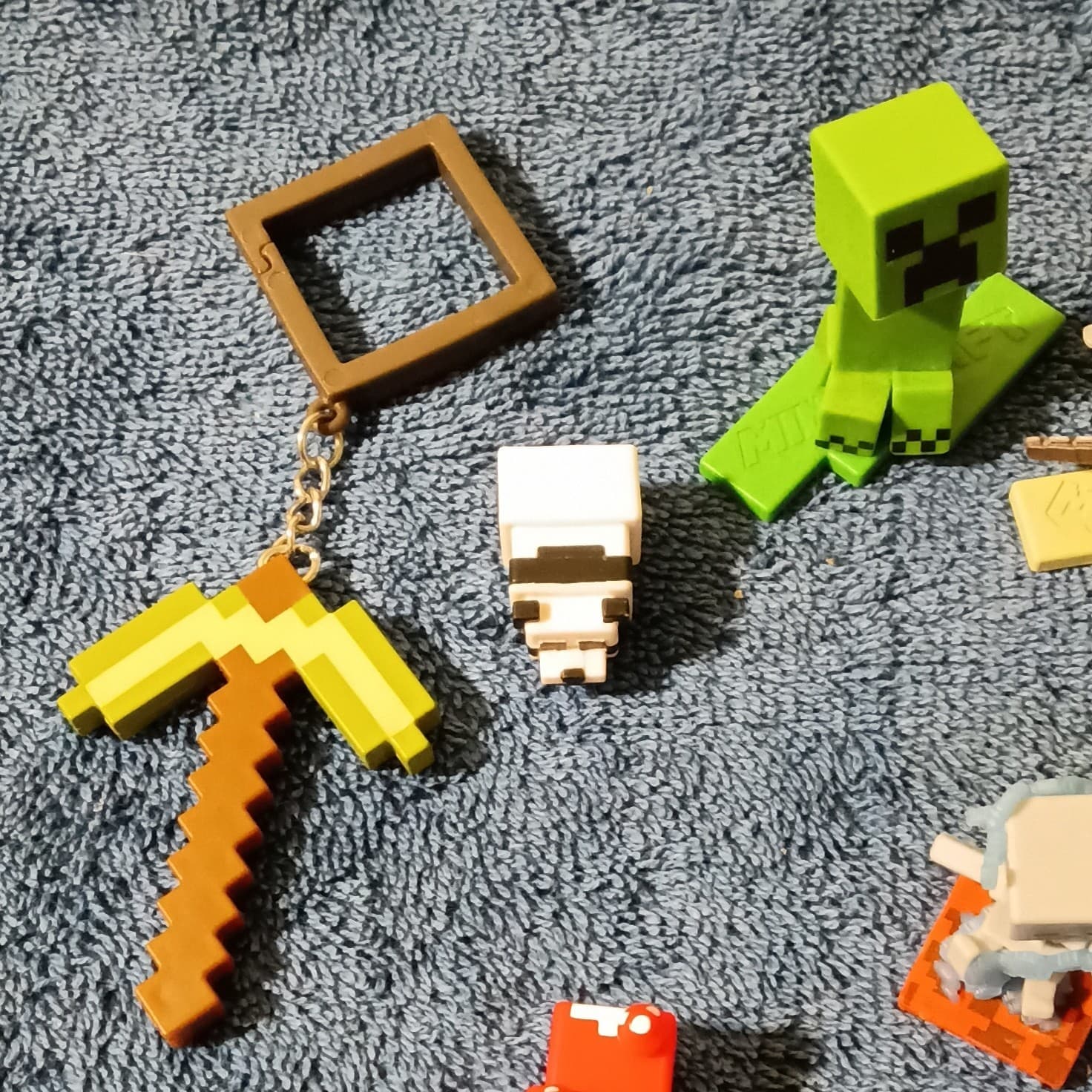 Minecraft Mini Figure Set Creeper Enderman Skeleton Pig Multicolor Keychain - Thumbnail 5