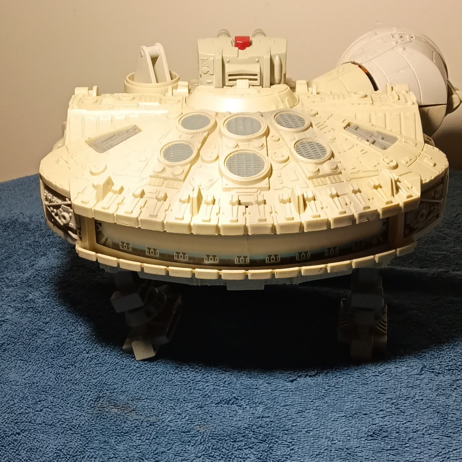 Hasbro Star Wars Millennium Falcon Toy Playset 2001 w/ R2-D2 - Thumbnail 3