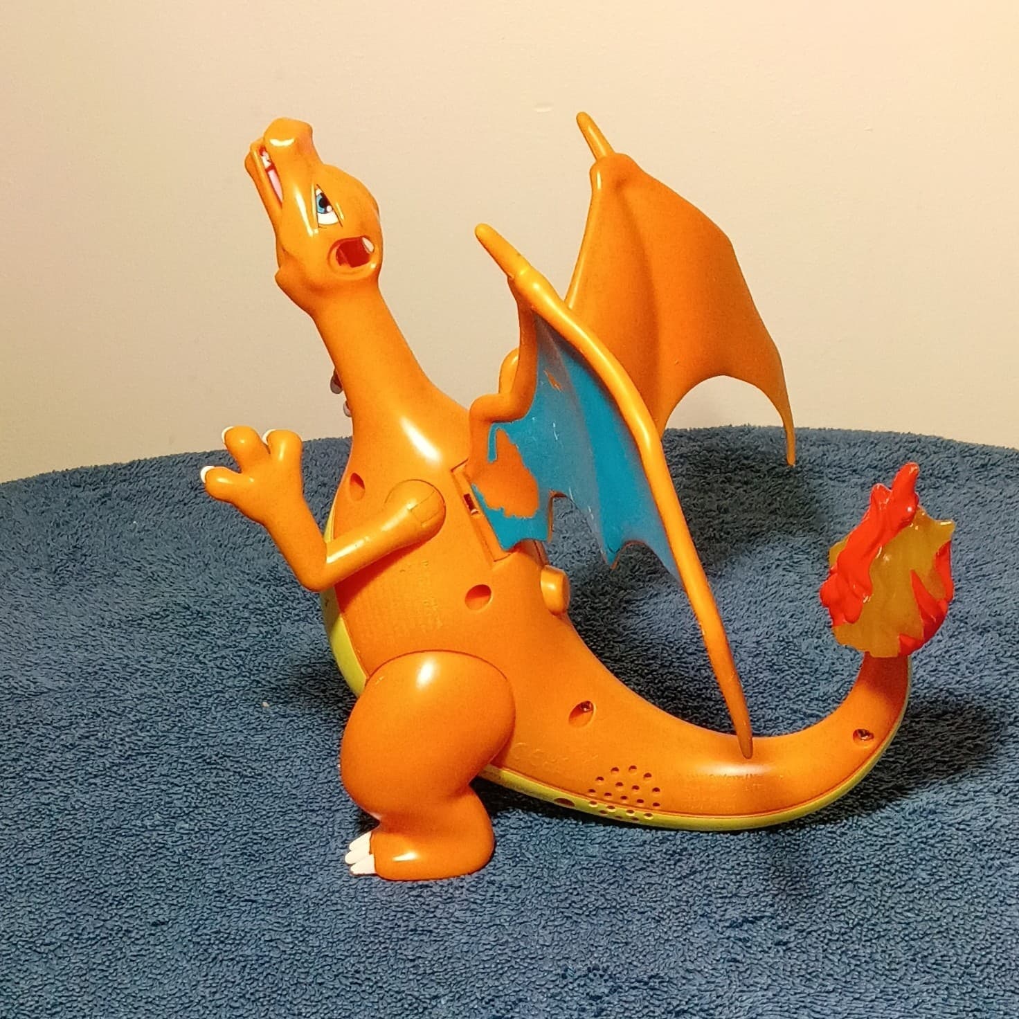 Pokemon Vintage 2004 Pokeman Figure Lights Sound Charizard tested works - Thumbnail 3