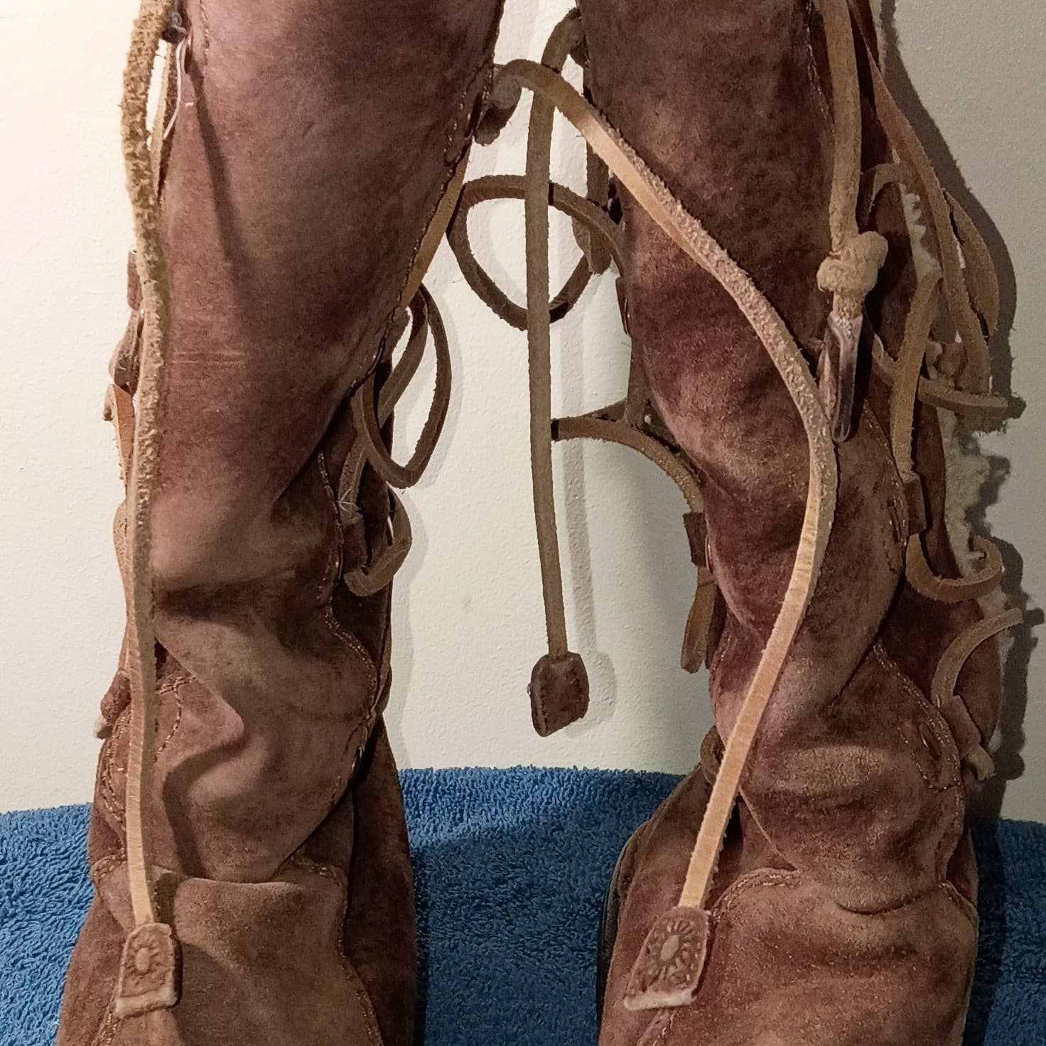 Womens Size 7 Ugg Australia Brown Leather Mid Calf Boots Lace Up Back - Thumbnail 3