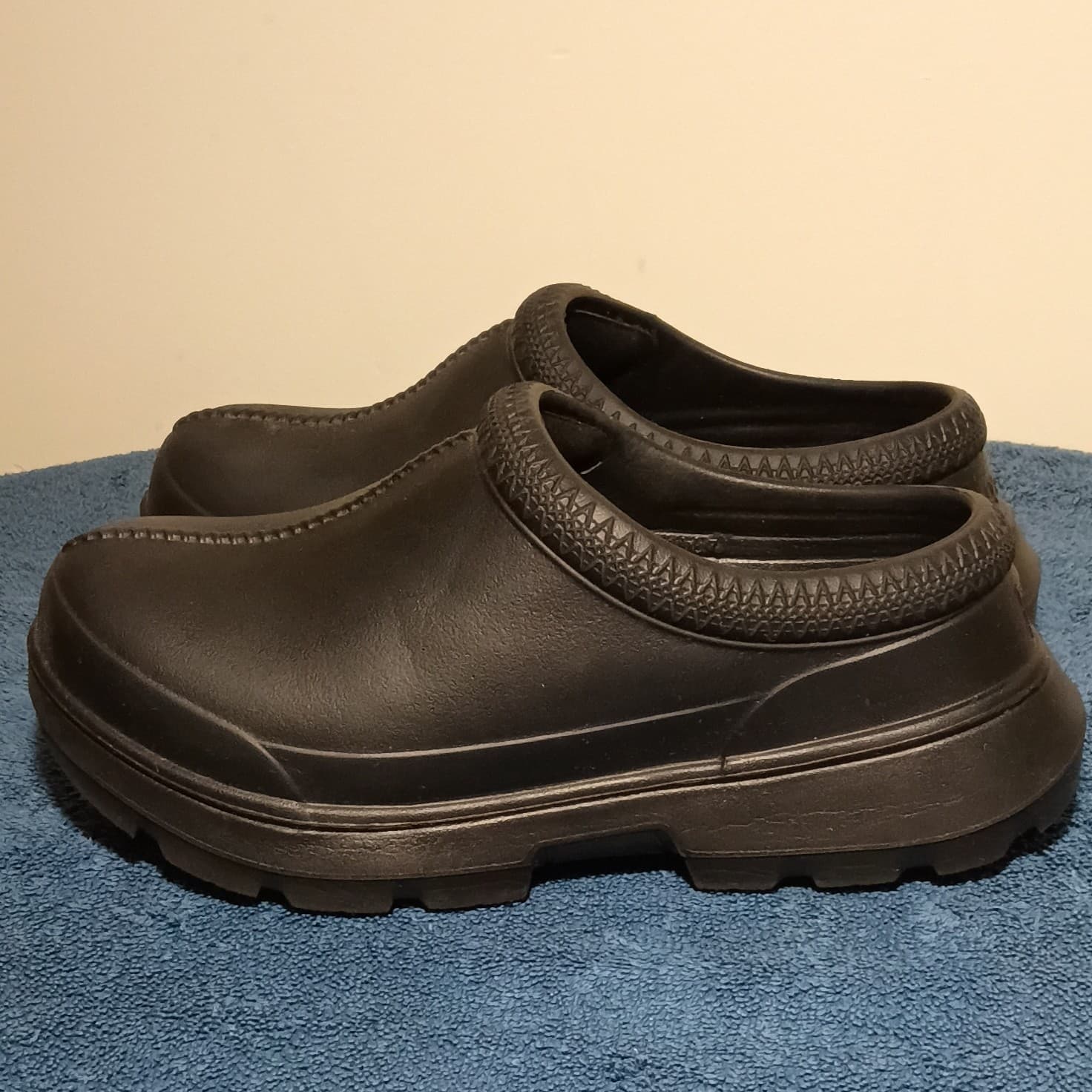 UGG Tasman Men's Black Slip Resistant Slip On Rubber Clog Casual Shoes Size 11 - Thumbnail 5
