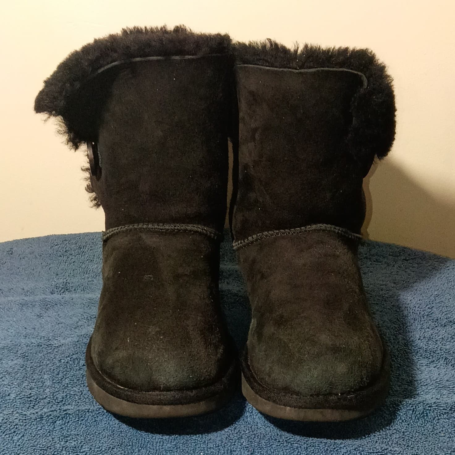 UGG Australia Boots Bailey Button Classic Short Women's Size 10 Black - Thumbnail 2