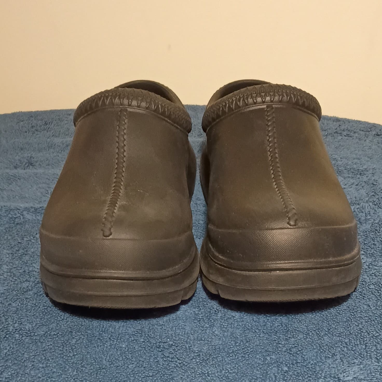 UGG Tasman Men's Black Slip Resistant Slip On Rubber Clog Casual Shoes Size 11 - Thumbnail 2