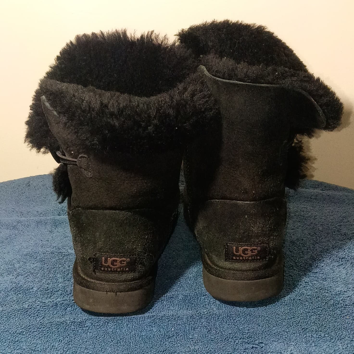 UGG Australia Boots Bailey Button Classic Short Women's Size 10 Black - Thumbnail 4