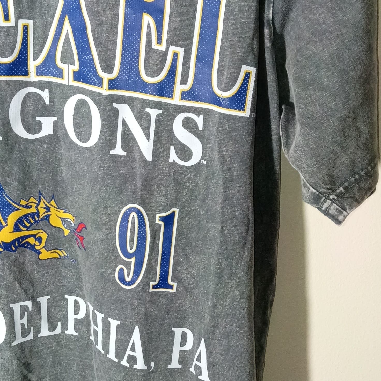 Gameday Couture Drexel Dragons Gray Graphic Logo Crew Neck T-Shirt Mens Size M - Thumbnail 4