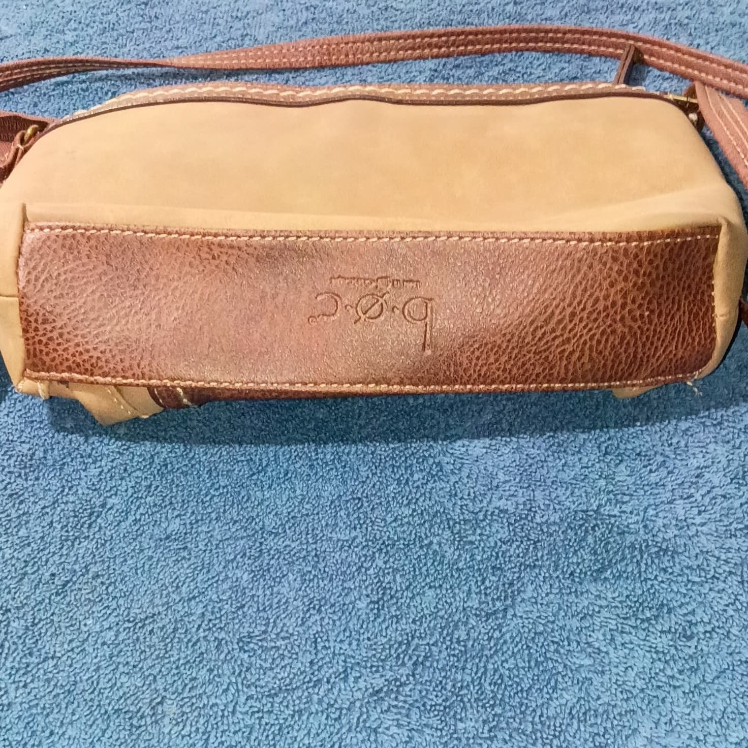 BOC Crossbody Purse Shoulder Bag Brown Tan Leather Born Concept B.O.C. Handbag - Thumbnail 3