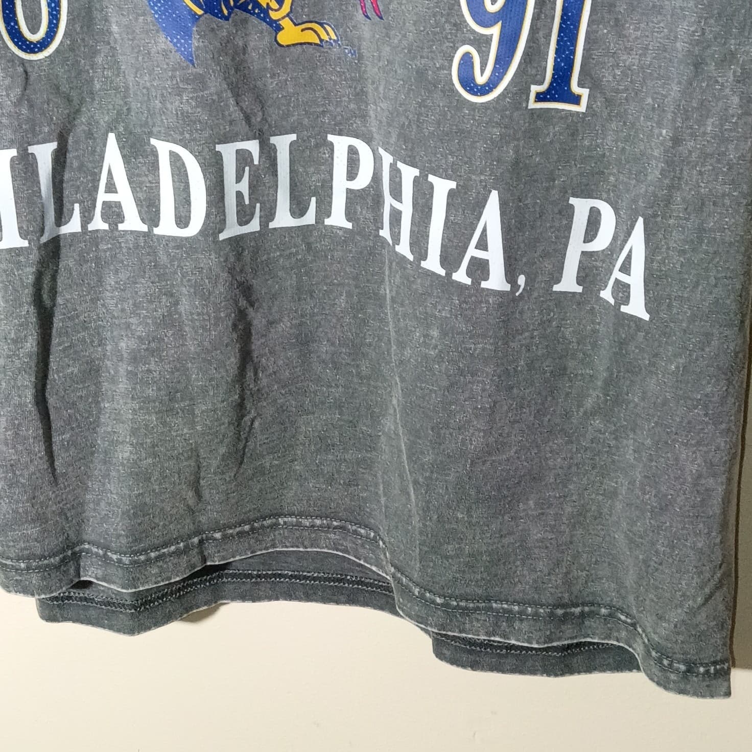 Gameday Couture Drexel Dragons Gray Graphic Logo Crew Neck T-Shirt Mens Size M - Thumbnail 5
