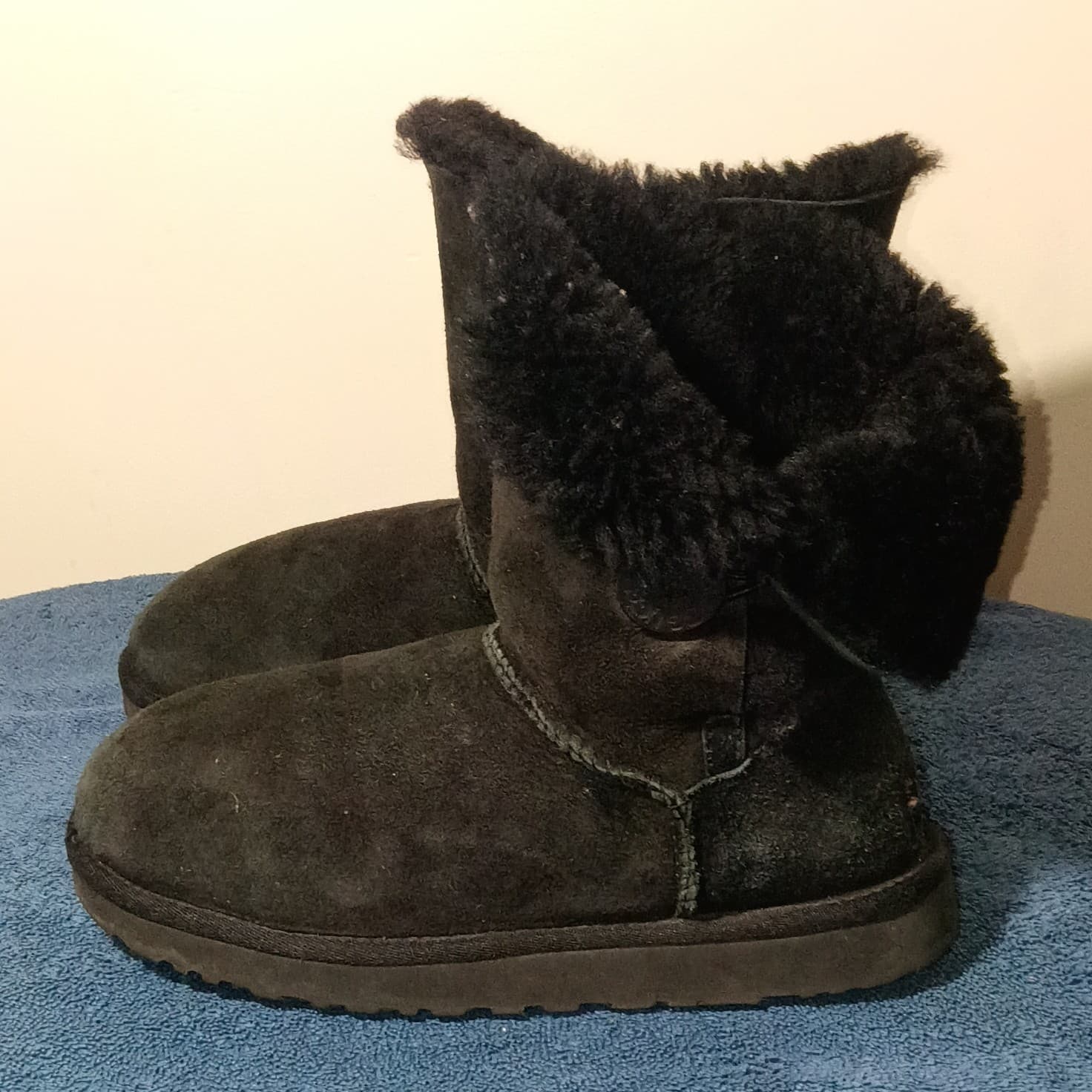 UGG Australia Boots Bailey Button Classic Short Women's Size 10 Black - Thumbnail 5
