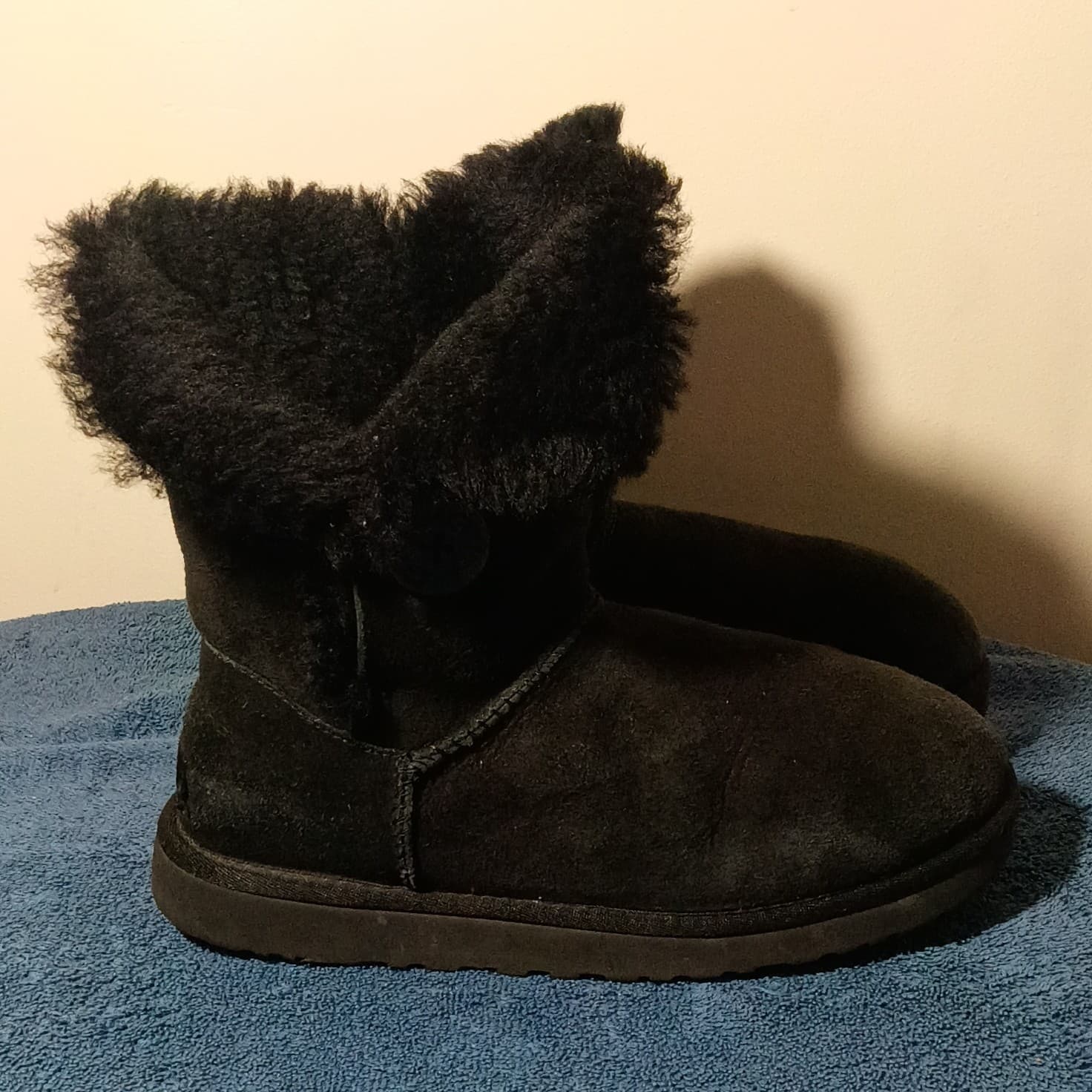 UGG Australia Boots Bailey Button Classic Short Women's Size 10 Black - Thumbnail 3