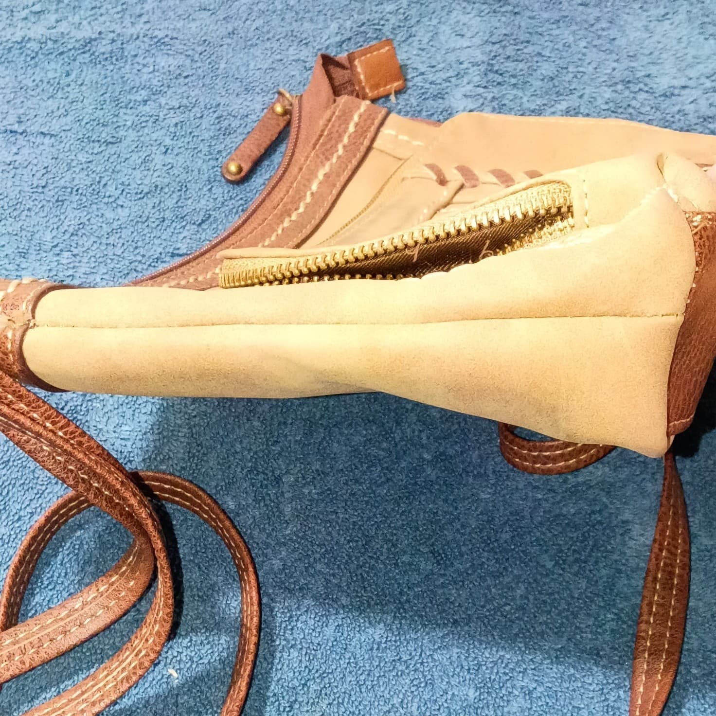 BOC Crossbody Purse Shoulder Bag Brown Tan Leather Born Concept B.O.C. Handbag - Thumbnail 22