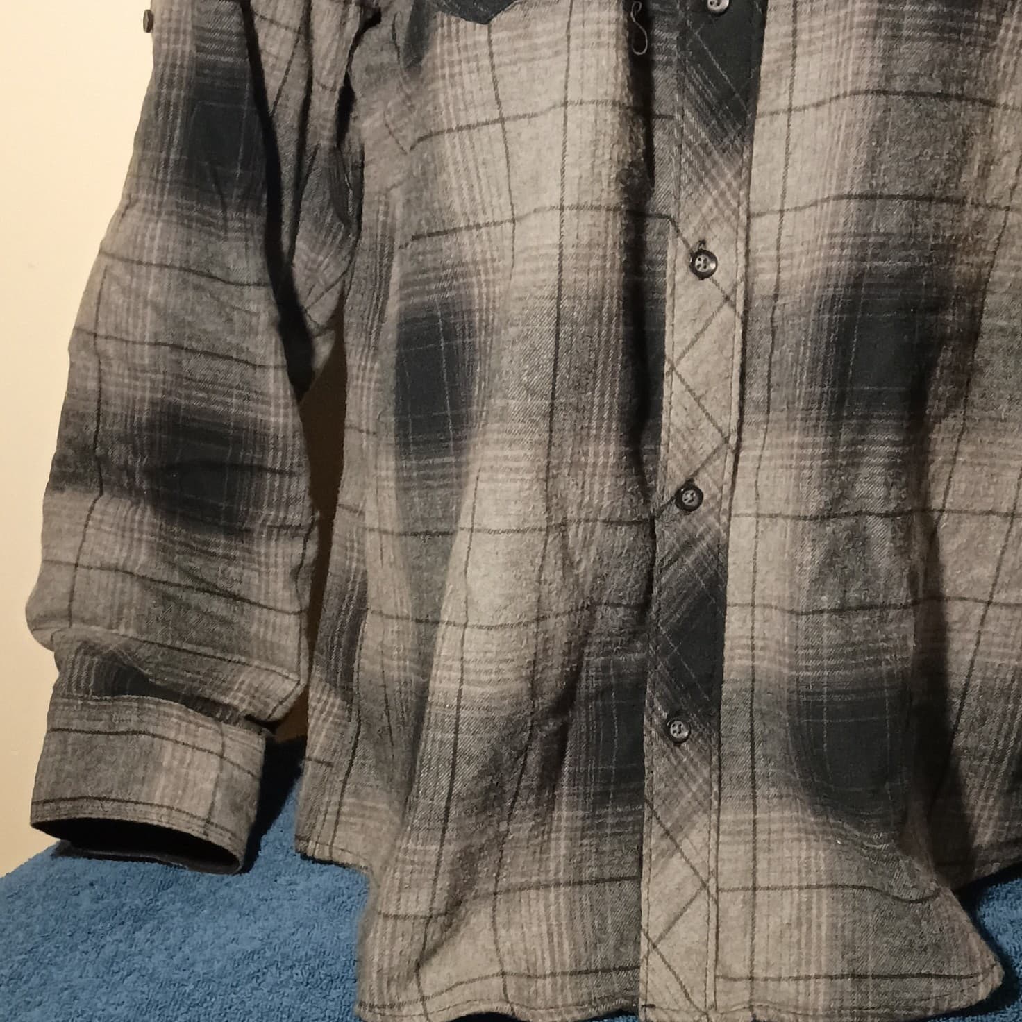ROCK & REPUBLIC Flannel Mens Size Large Dark Plaid - Thumbnail 4