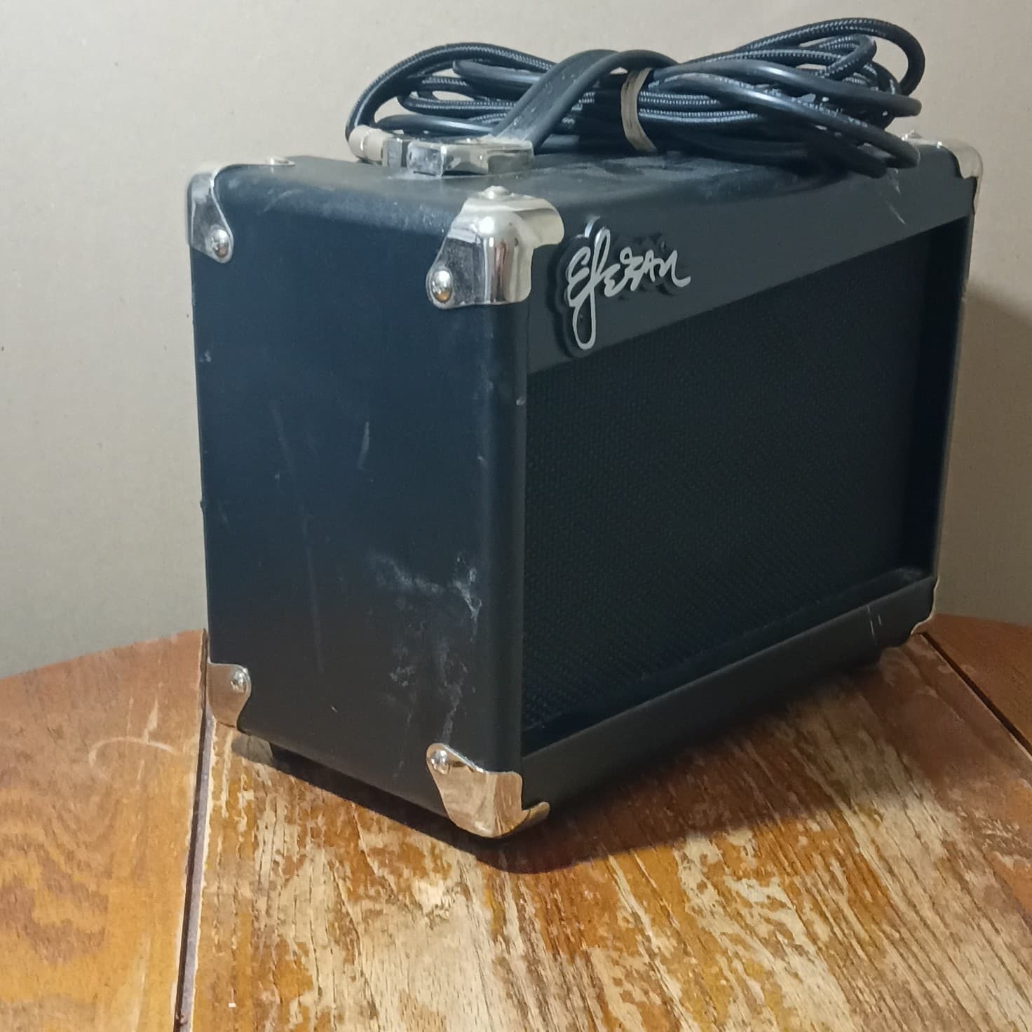Esteban CA-8 12 Watt Portable Electric Guitar Amp Amplifier G-10 12x6.5x9.25" - Thumbnail 2