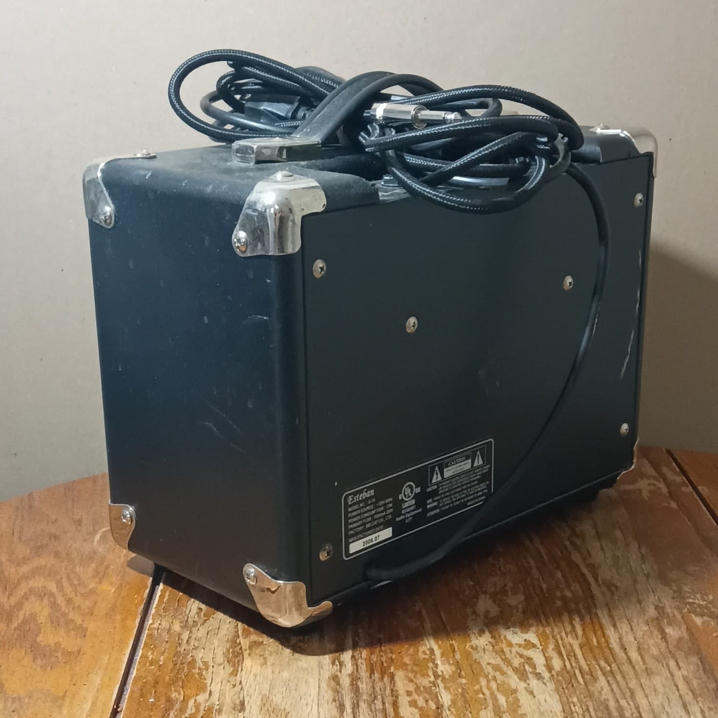 Esteban CA-8 12 Watt Portable Electric Guitar Amp Amplifier G-10 12x6.5x9.25" - Thumbnail 4