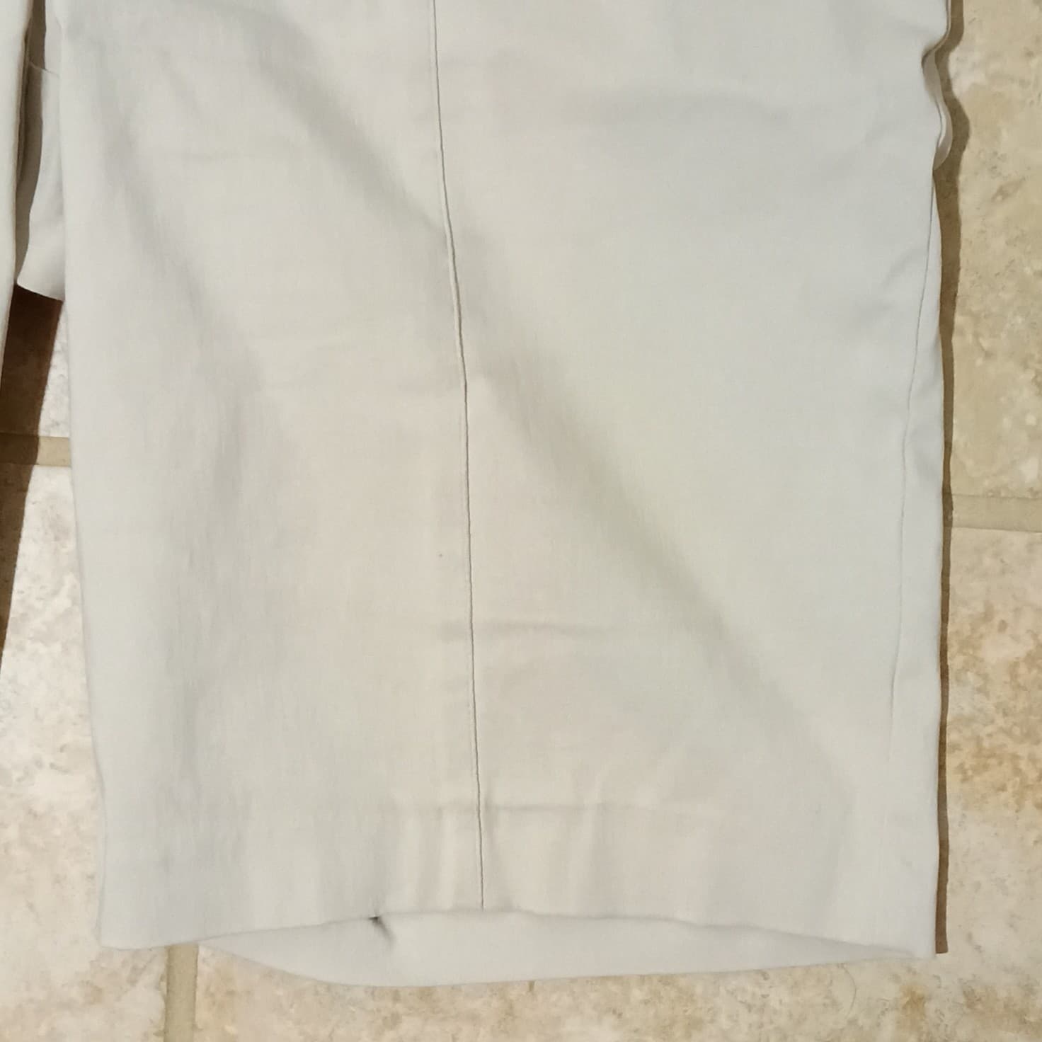 IZOD women's golf shorts light tan size 14 34 waist - Thumbnail 3
