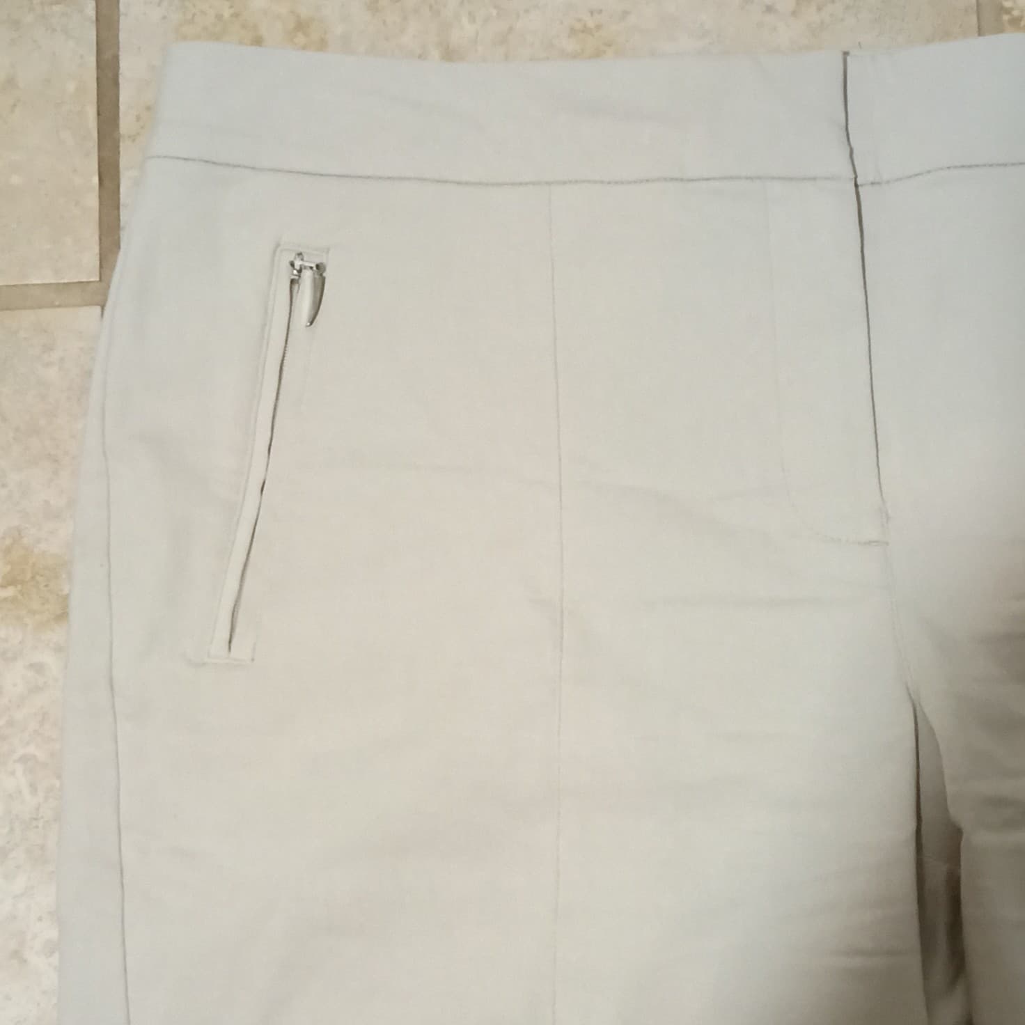 IZOD women's golf shorts light tan size 14 34 waist - Thumbnail 5