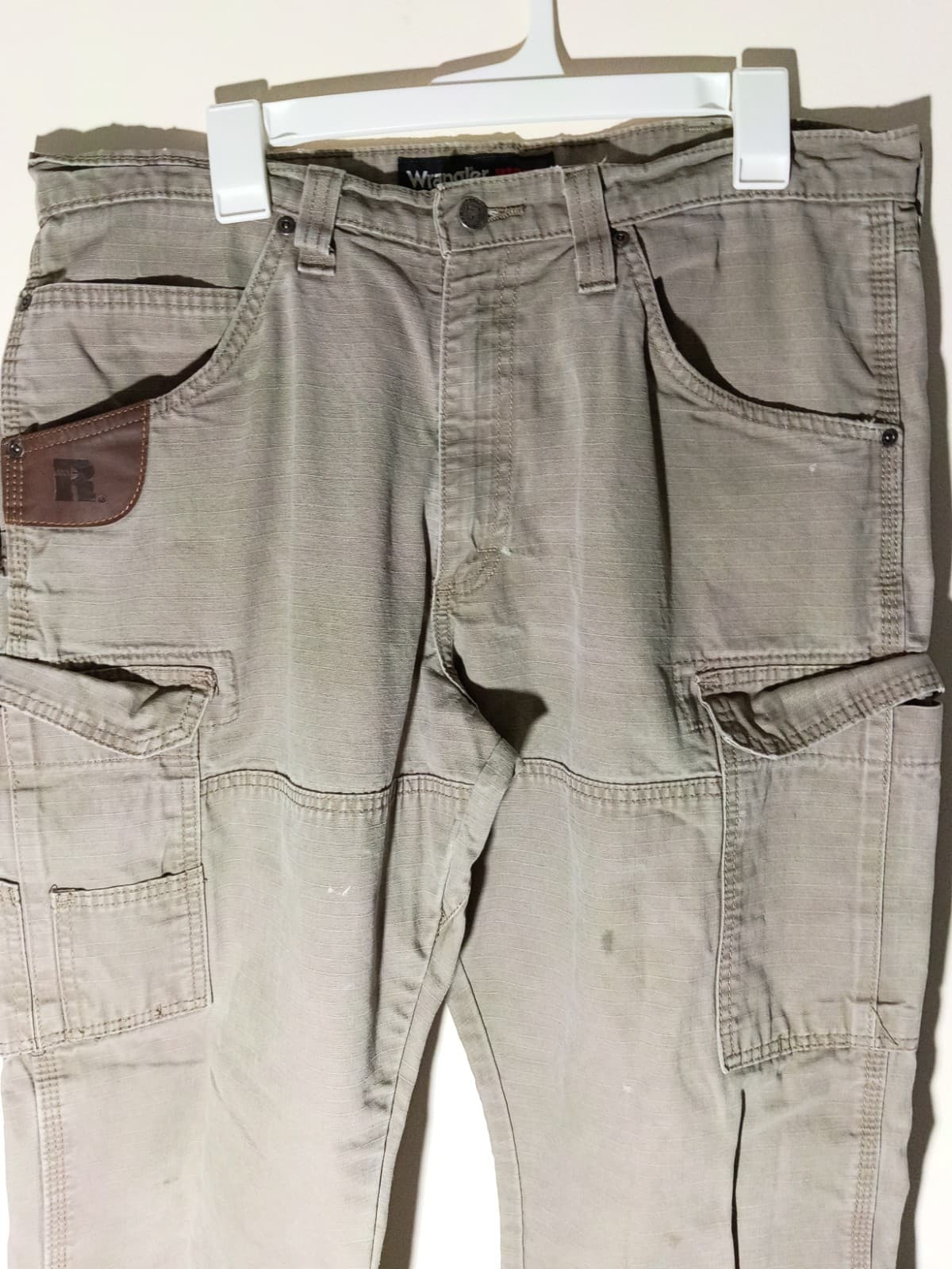 Wrangler Riggs Workwear Cargo Pants Mens Size 36x30 light tan colorway - Thumbnail 2