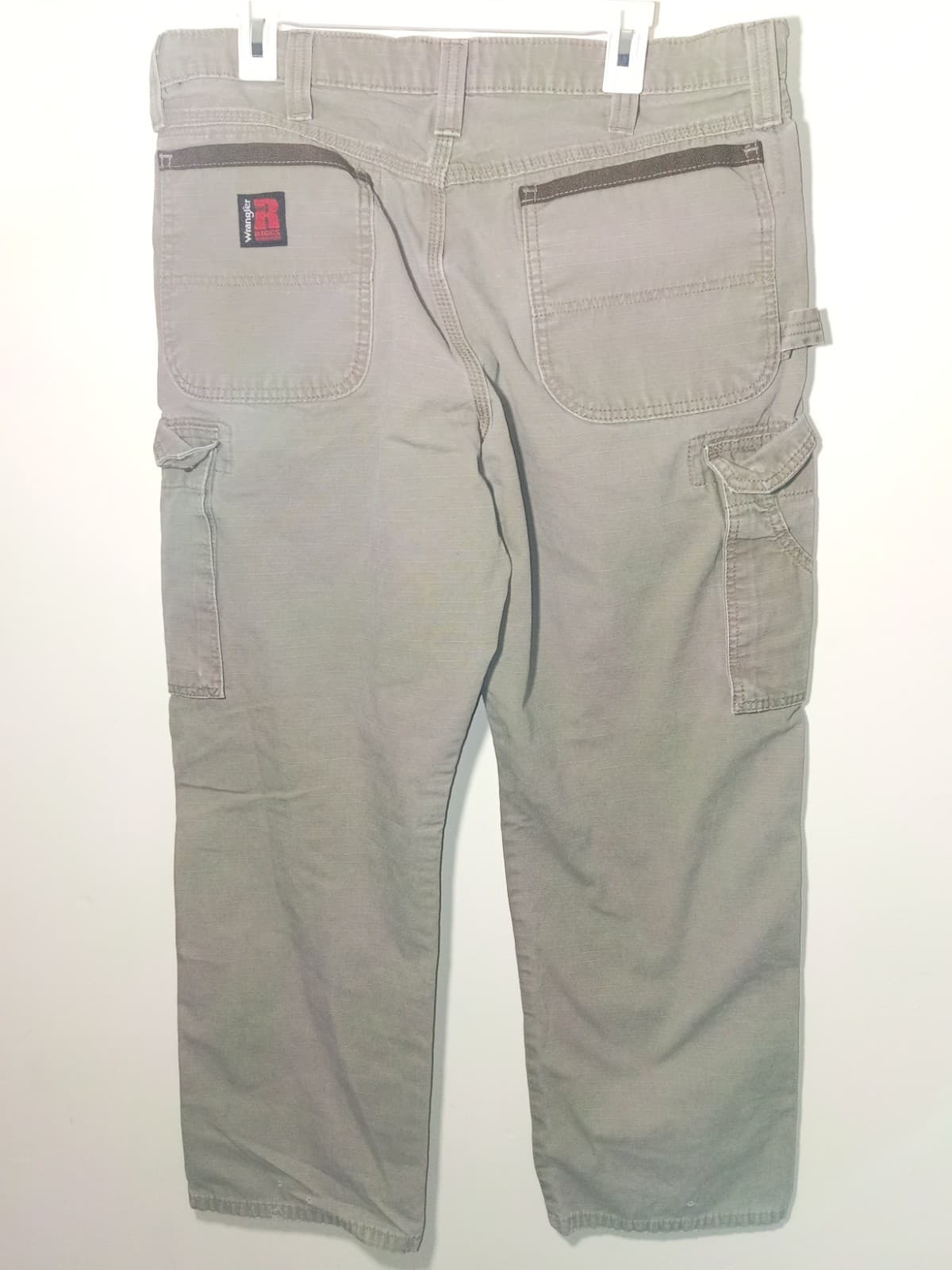 Wrangler Riggs Workwear Cargo Pants Mens Size 36x30 light tan colorway - Thumbnail 6