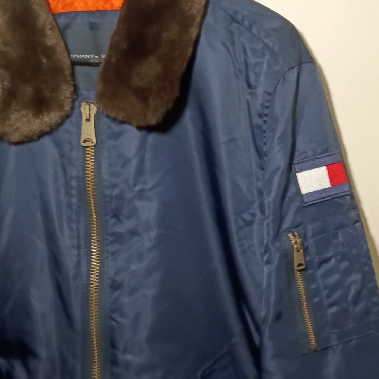 TOMMY HILFIGER REMOVABLE FAUX FUR MENS FULL ZIP BOMBER LOGO JACKET SZ: large - Thumbnail 3