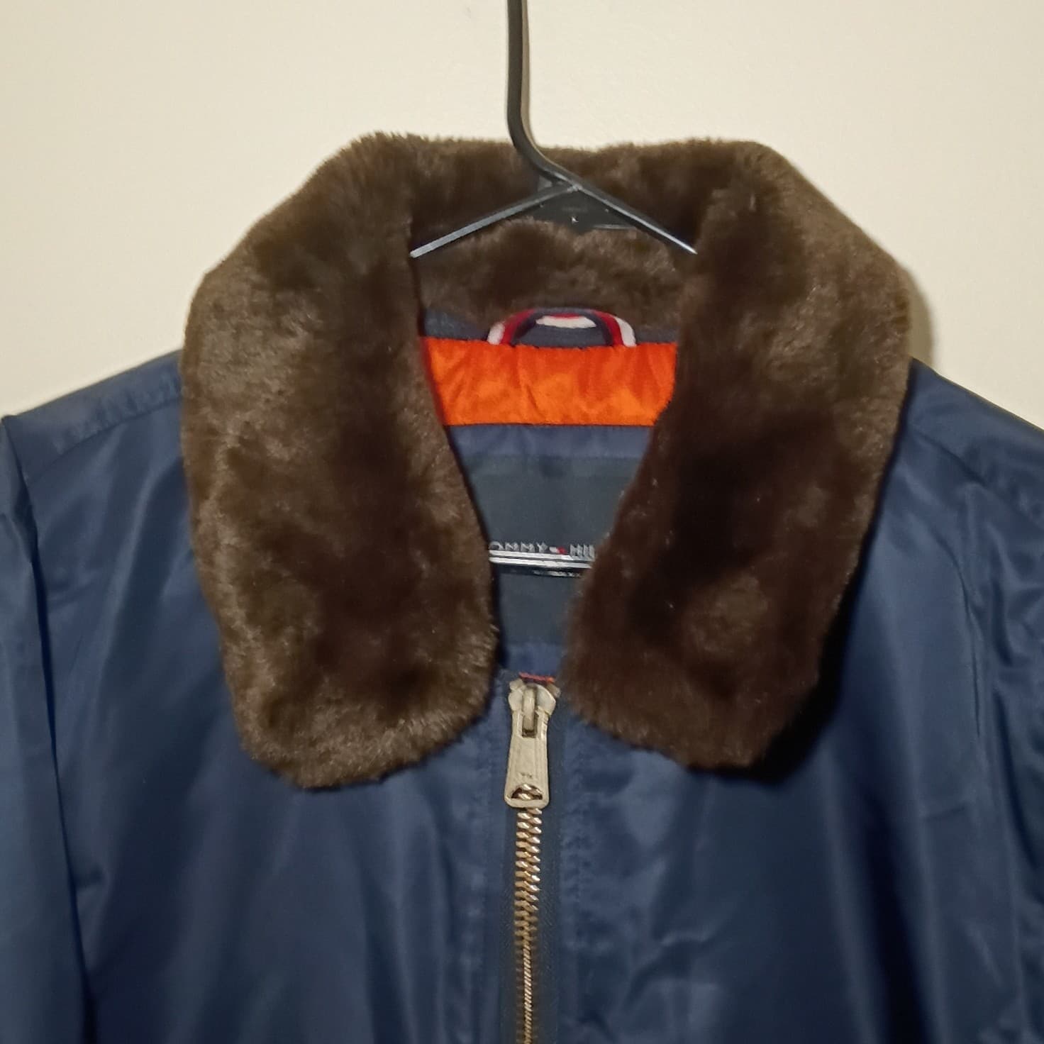 TOMMY HILFIGER REMOVABLE FAUX FUR MENS FULL ZIP BOMBER LOGO JACKET SZ: large - Thumbnail 2