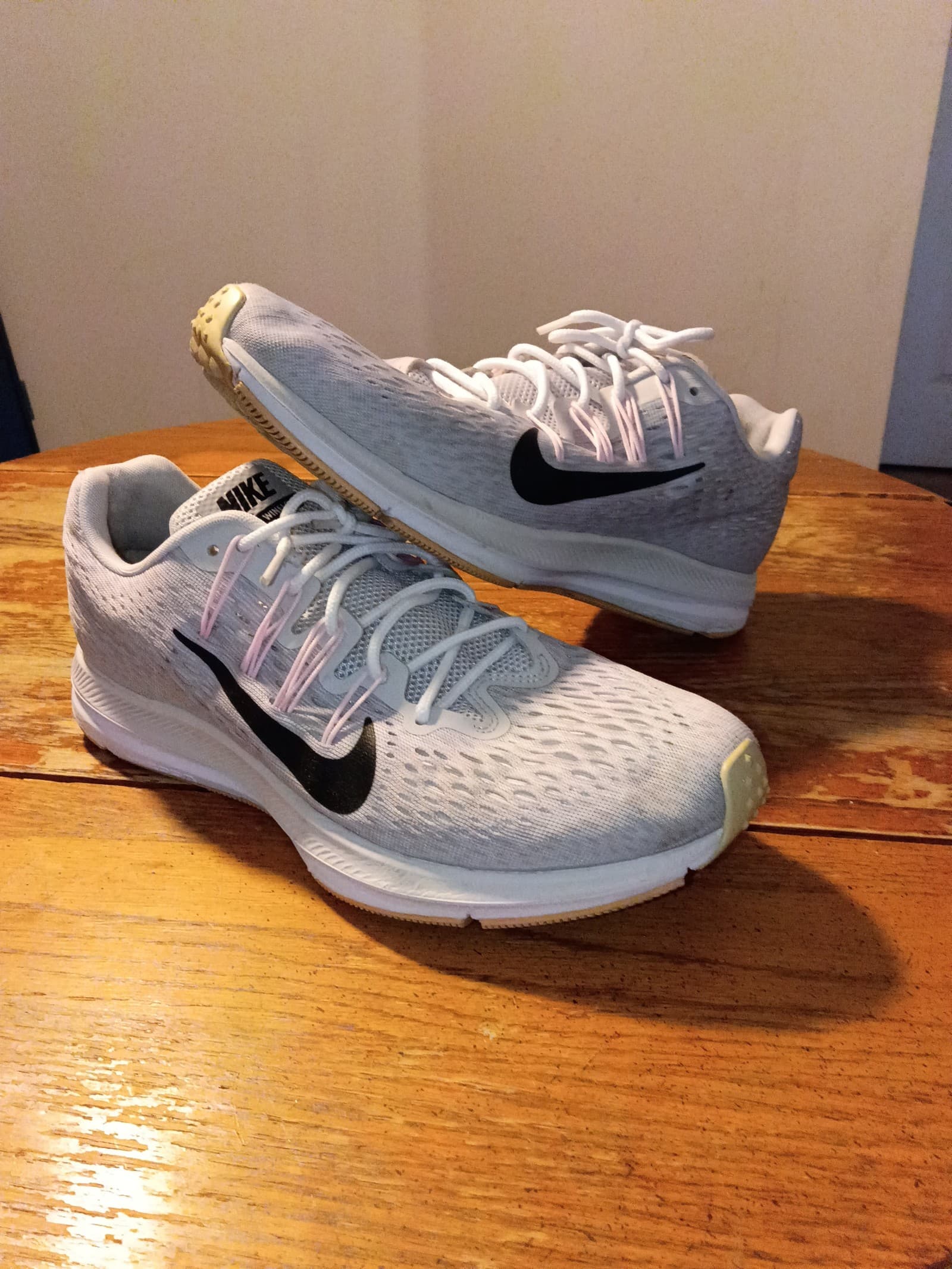 Nike Air Zoom Winflo 5 Women's running shoes size 9.5