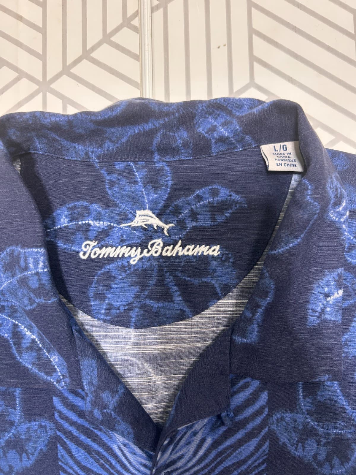 Tommy Bahama Artist Series Blue Floral Hawaiian Shirt Men's Size Large a1 - Thumbnail 12