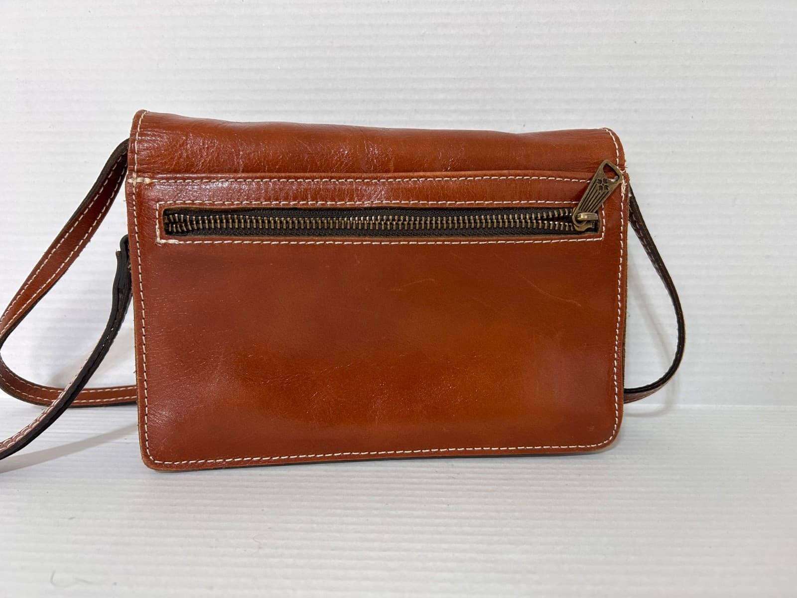 Patricia Nash Lanza Crossbody Organizer Tan Brown Wallet Car Slots Vintage Insp - Thumbnail 3