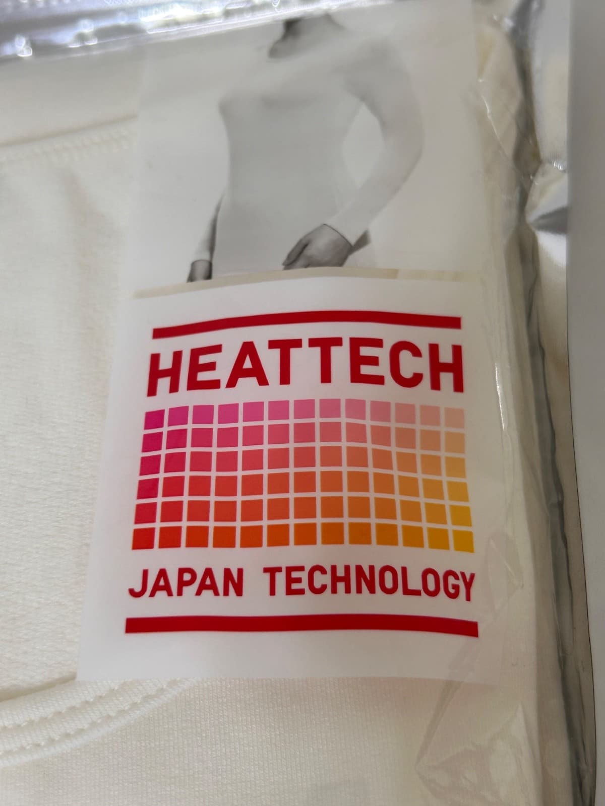 New Uniqlo Japan Women’s size M HEATTECH Crew Neck Long Sleeve T-Shirt Tee Top i - Thumbnail 4