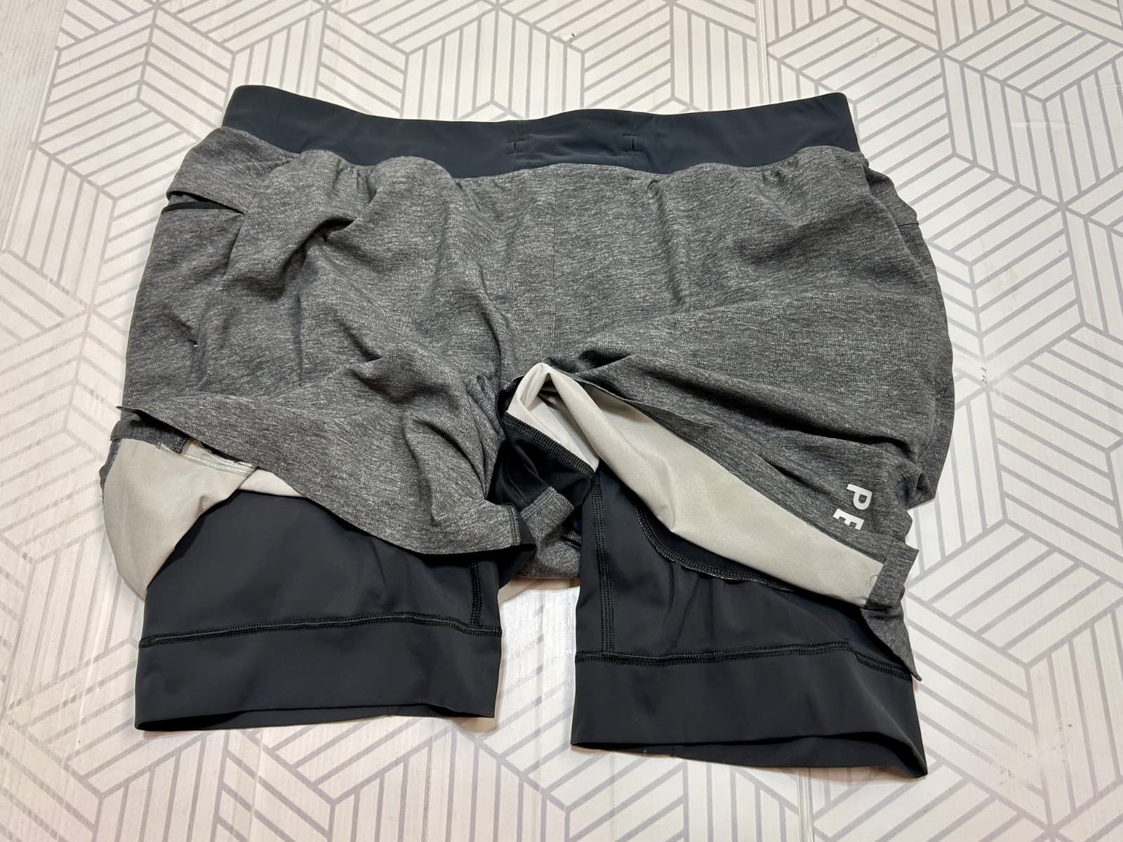 Lululemon T.H.E. Short 9" Lined Mens Size XL Peloton Nulux Liner Drawstring a1 - Thumbnail 2