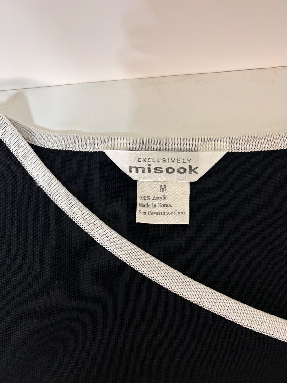 Exclusively Misook size M Black Stretch Knit White Trim Neckline Tunic Top d - Thumbnail 6