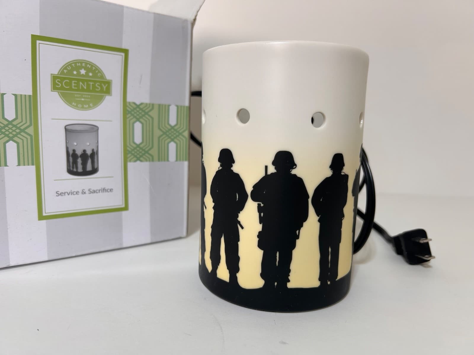 Scentsy Service and Sacrifice Military Themed Wax Warmer MISSING TOP - Thumbnail 3