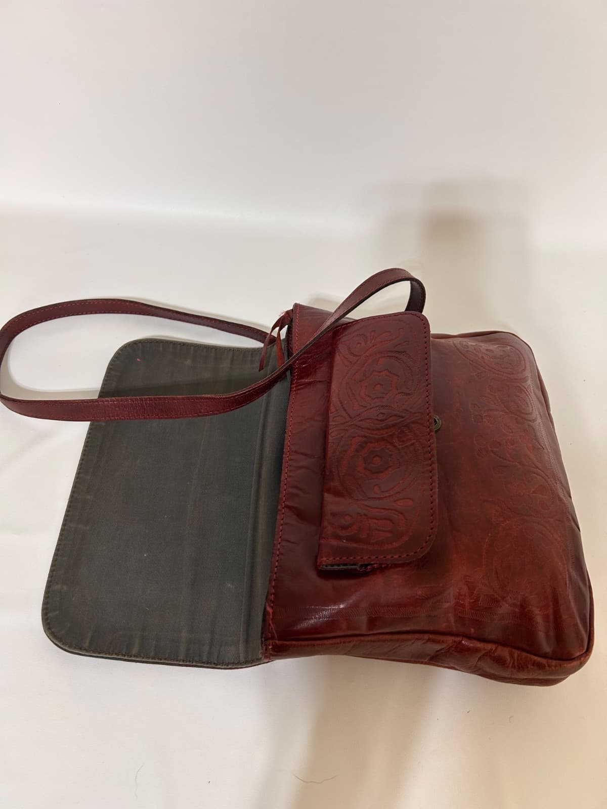 Vintage J.Crew Maroon Tooled Leather Embossed Floral Western Hand Bag Crossbody - Thumbnail 11