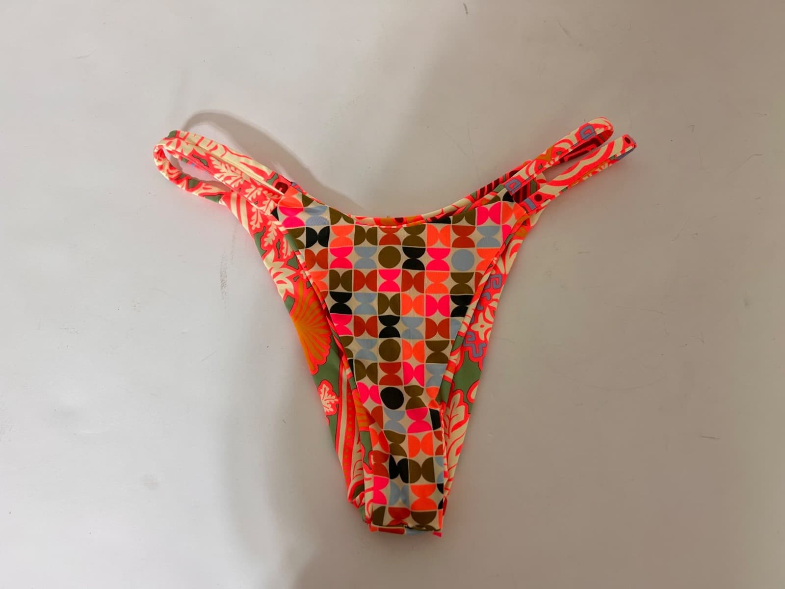NWOT Maaji Triangle Kaleidescope Splenia Bikini Bottom Swim Size M Geo - Thumbnail 5